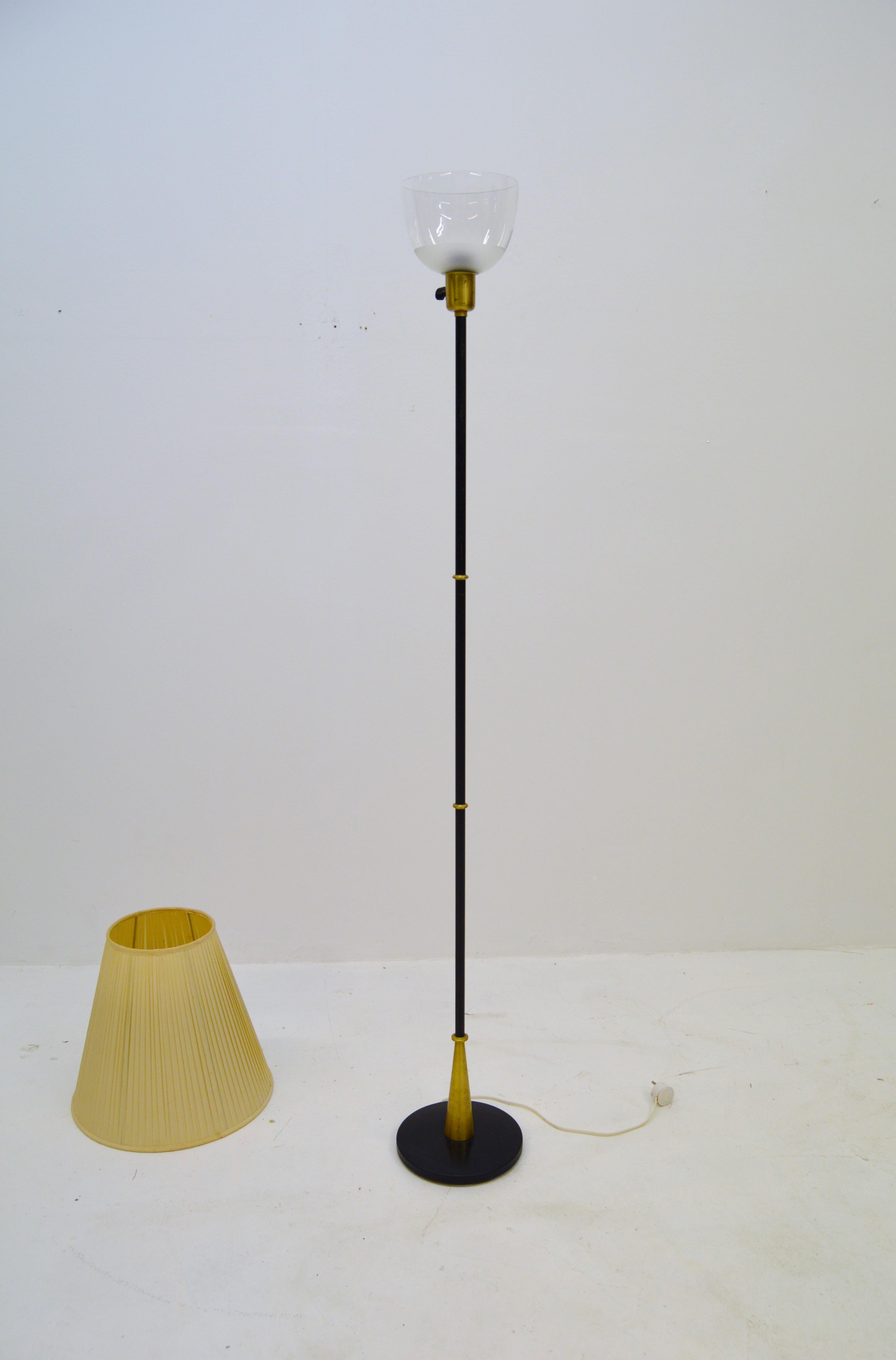 Scandinavian Modern Uplight Floor Lamp with Brass Designed by Einar Bäckström For Sale 5