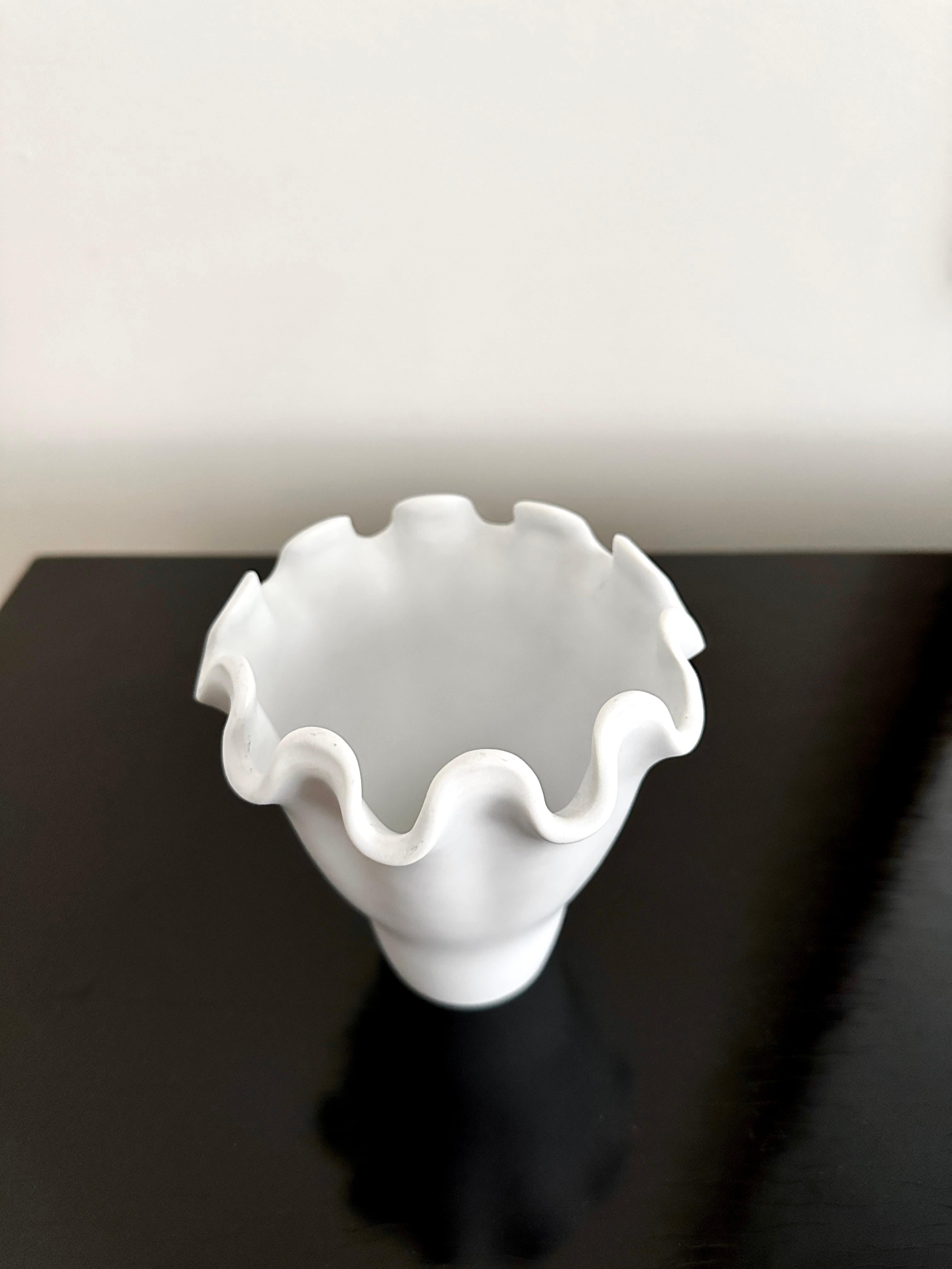 Scandinavo moderno Vaso Våga Scandinavian Modern disegnato da Wilhelm Kåge per Gustavsberg in vendita