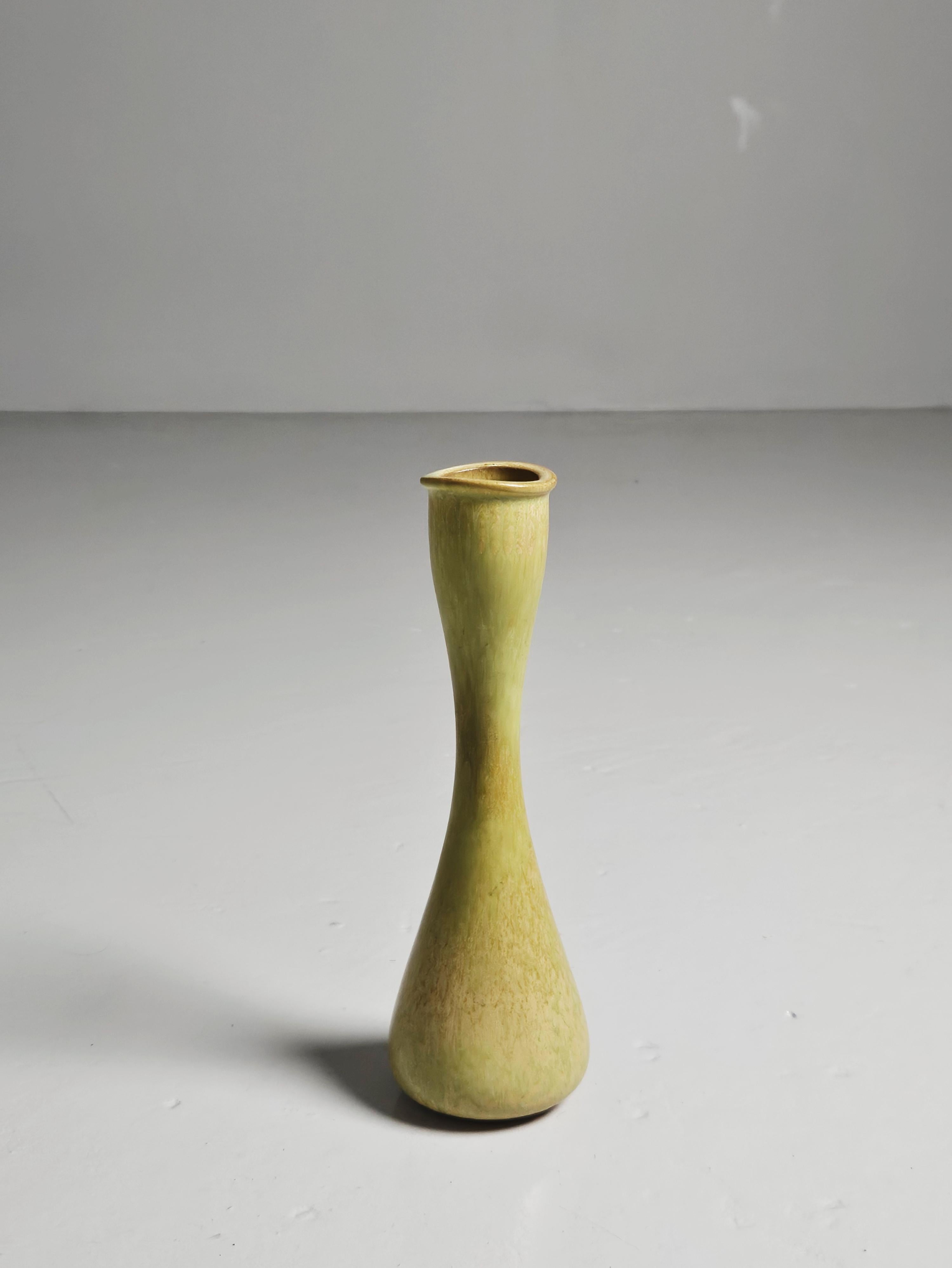 Scandinavian modern vase and bowl by Gunnar Nylund, Rörstrand, Sweden, 1950s For Sale 1