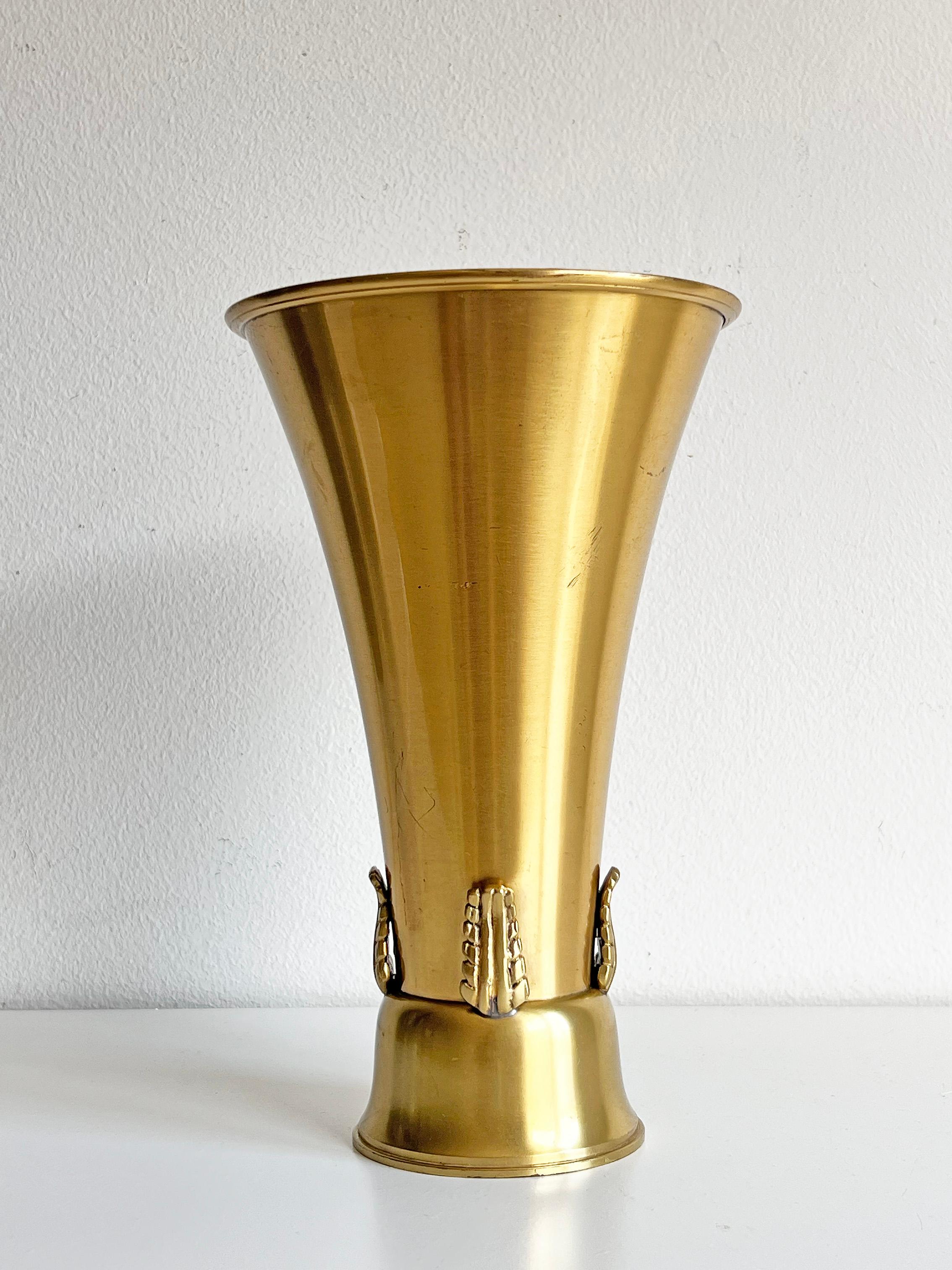 Scandinavian modern vase in brass 