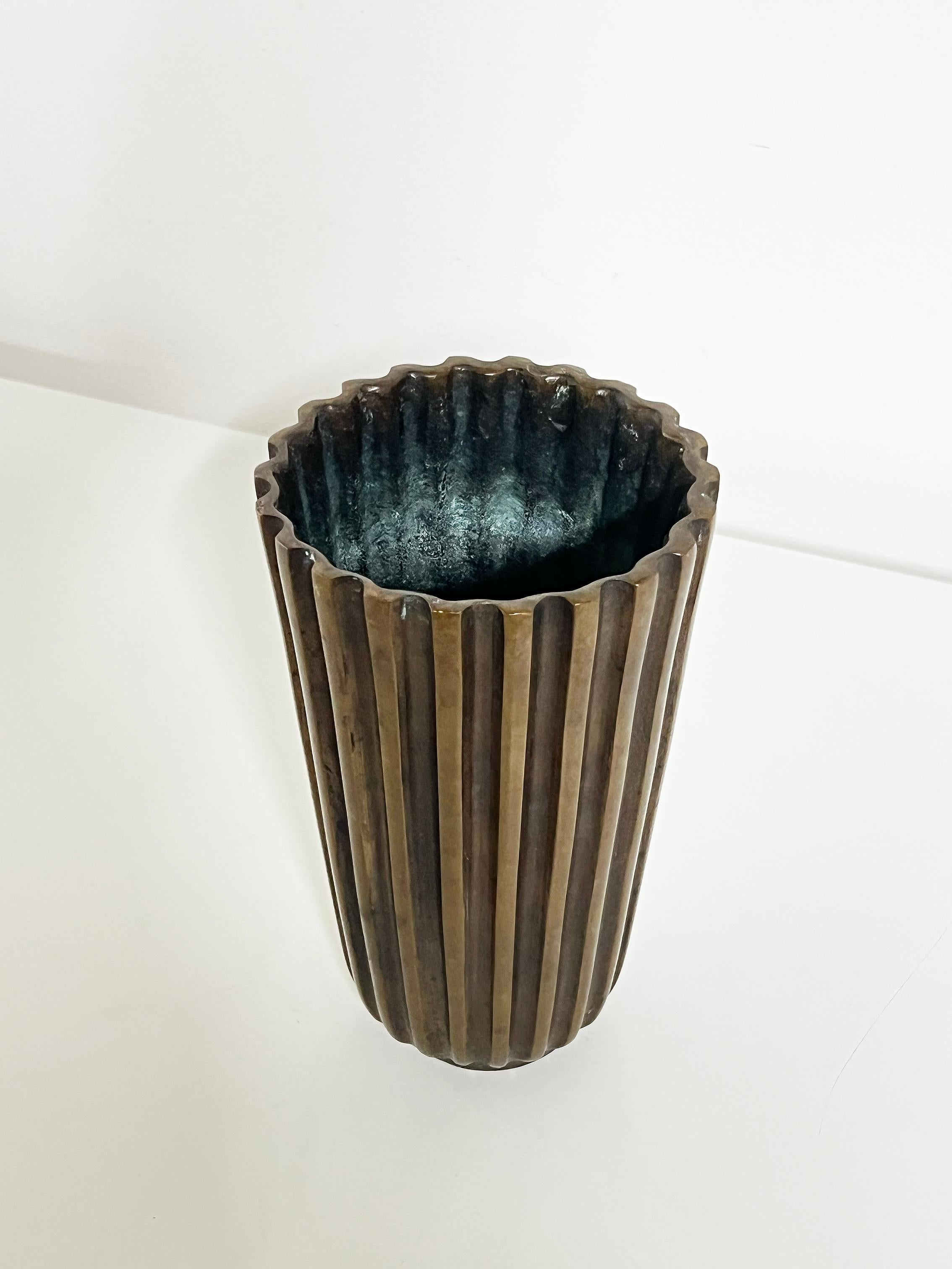 Europeo Vaso moderno scandinavo in bronzo, Anonimo, 1930-40 anni circa in vendita