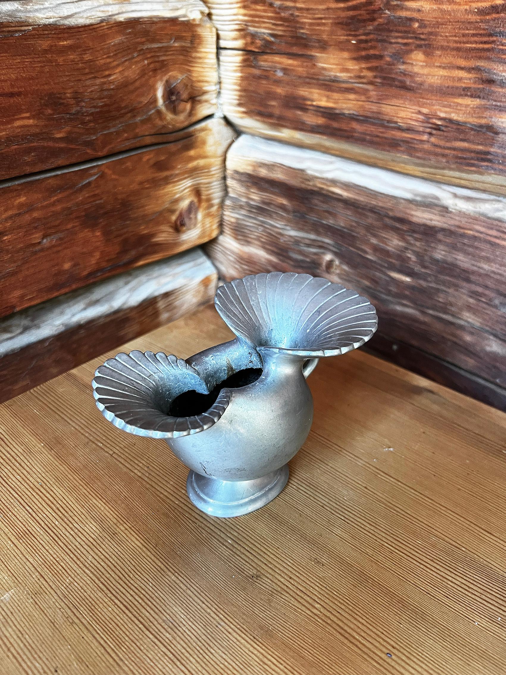 Peltro Vaso moderno scandinavo in peltro, di Just Andersen, Danimarca, 1930 ca. in vendita