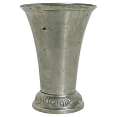 Vase moderne scandinave en étain, CG Hallberg -1938