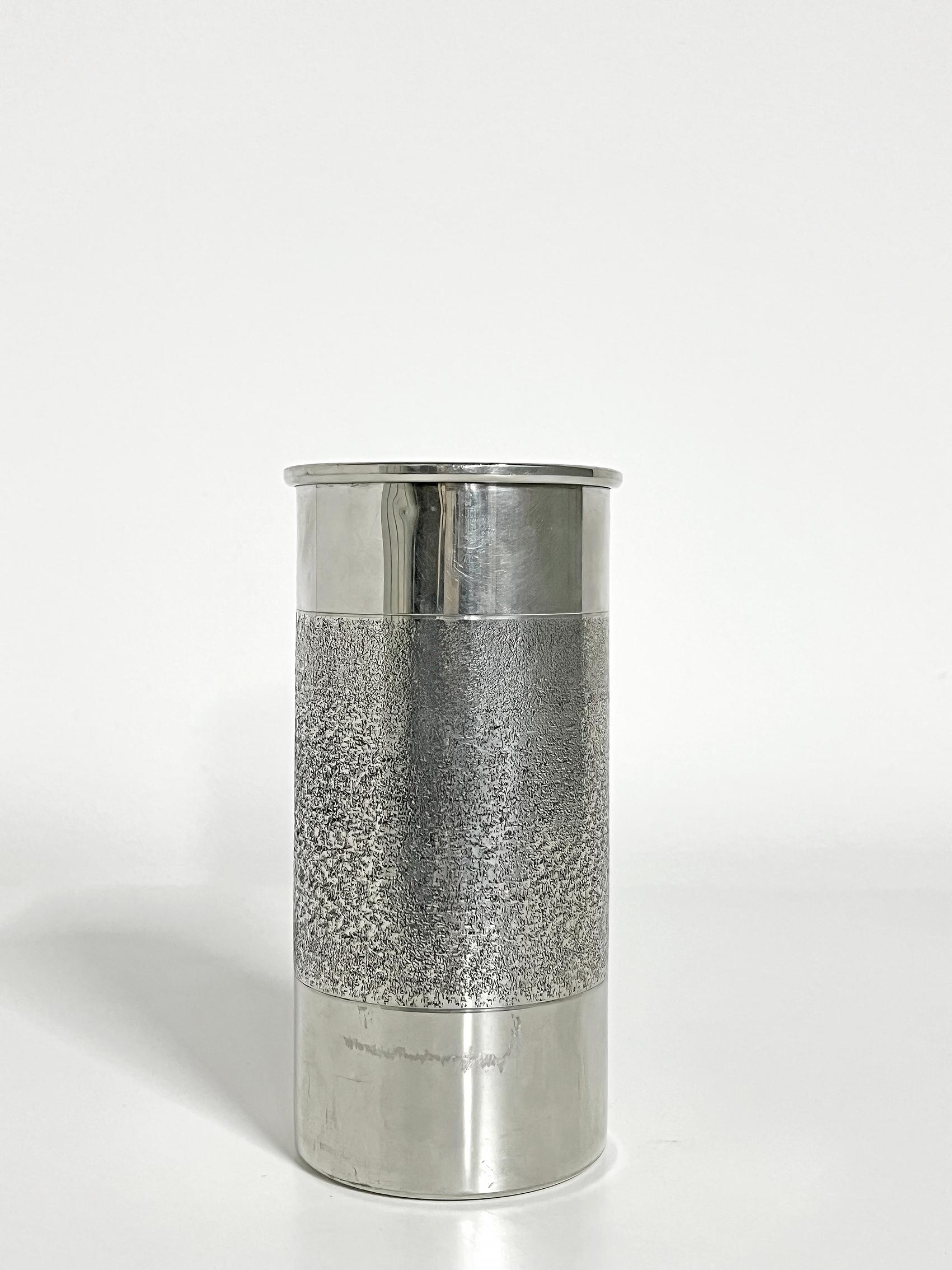 Cool scandinavian modern vase in pewter by K-E Palmberg for Alton F -1988.
Signed with makers mark.
Wear and patina consistent with age and use. 
Scratches and small dents, wear inside the vase. 