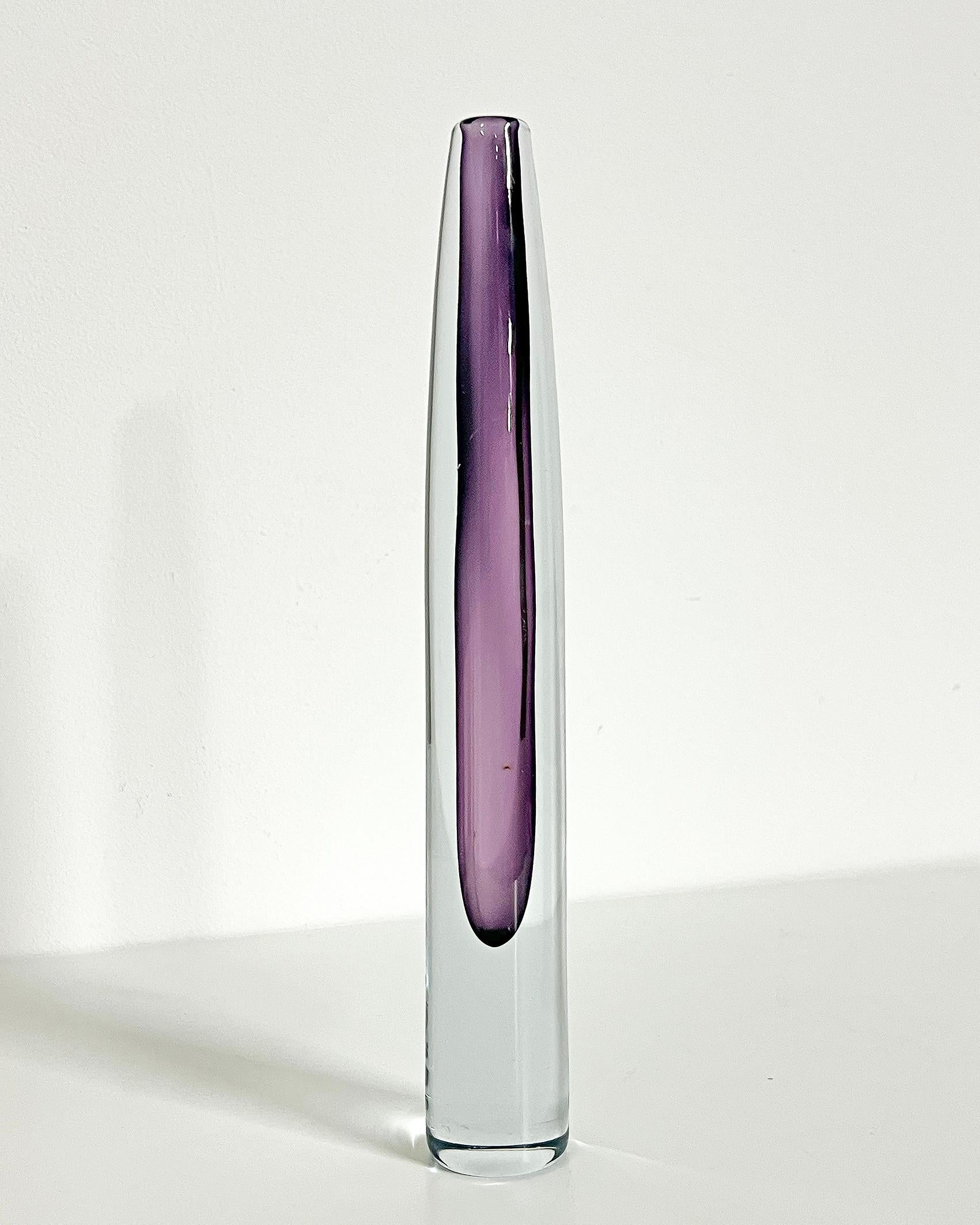 Beautiful Scandinavian Modern vase in purple by Gunnar Nylund for Strömbergshyttan -1950's.
Unsigned. Wear and patina consistent with age and use. Scratches, some small brown spots inside the vase. 
