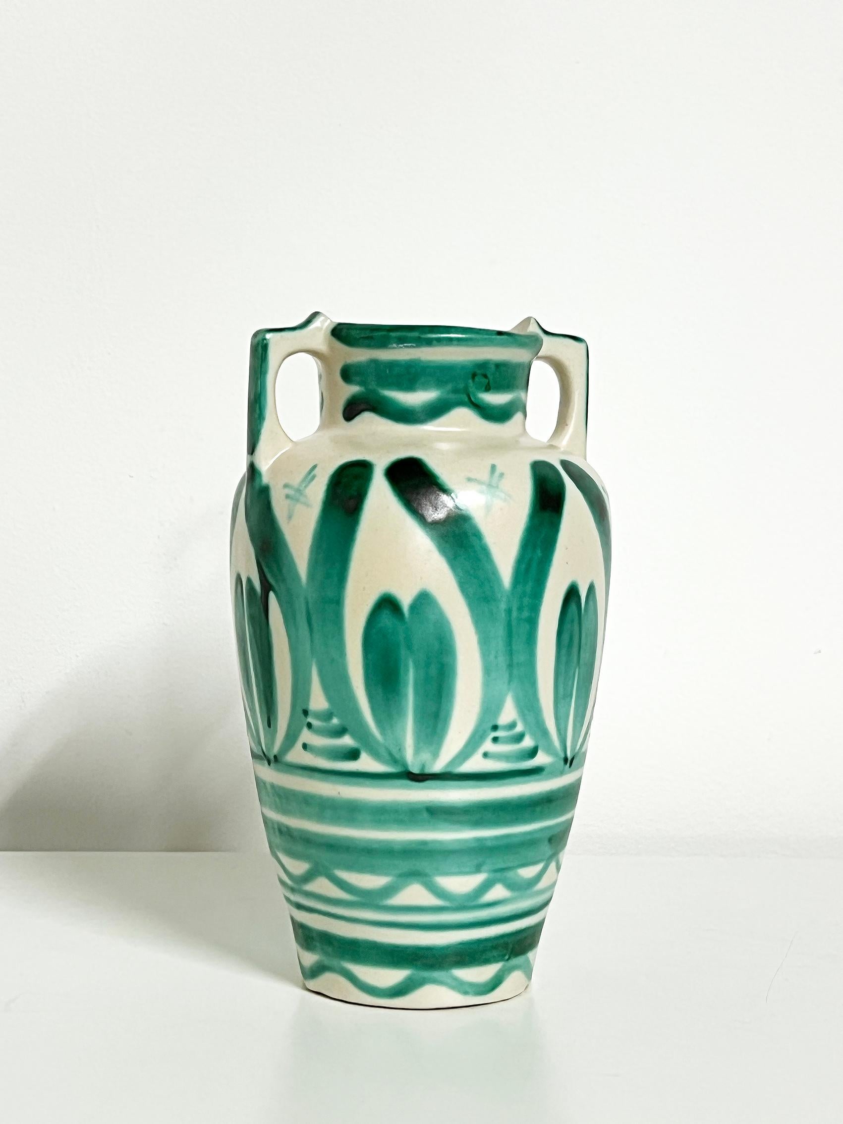 Finnish Scandinavian Modern Vase, Kupittaan Savi Åbo, Finland ca 1940's For Sale