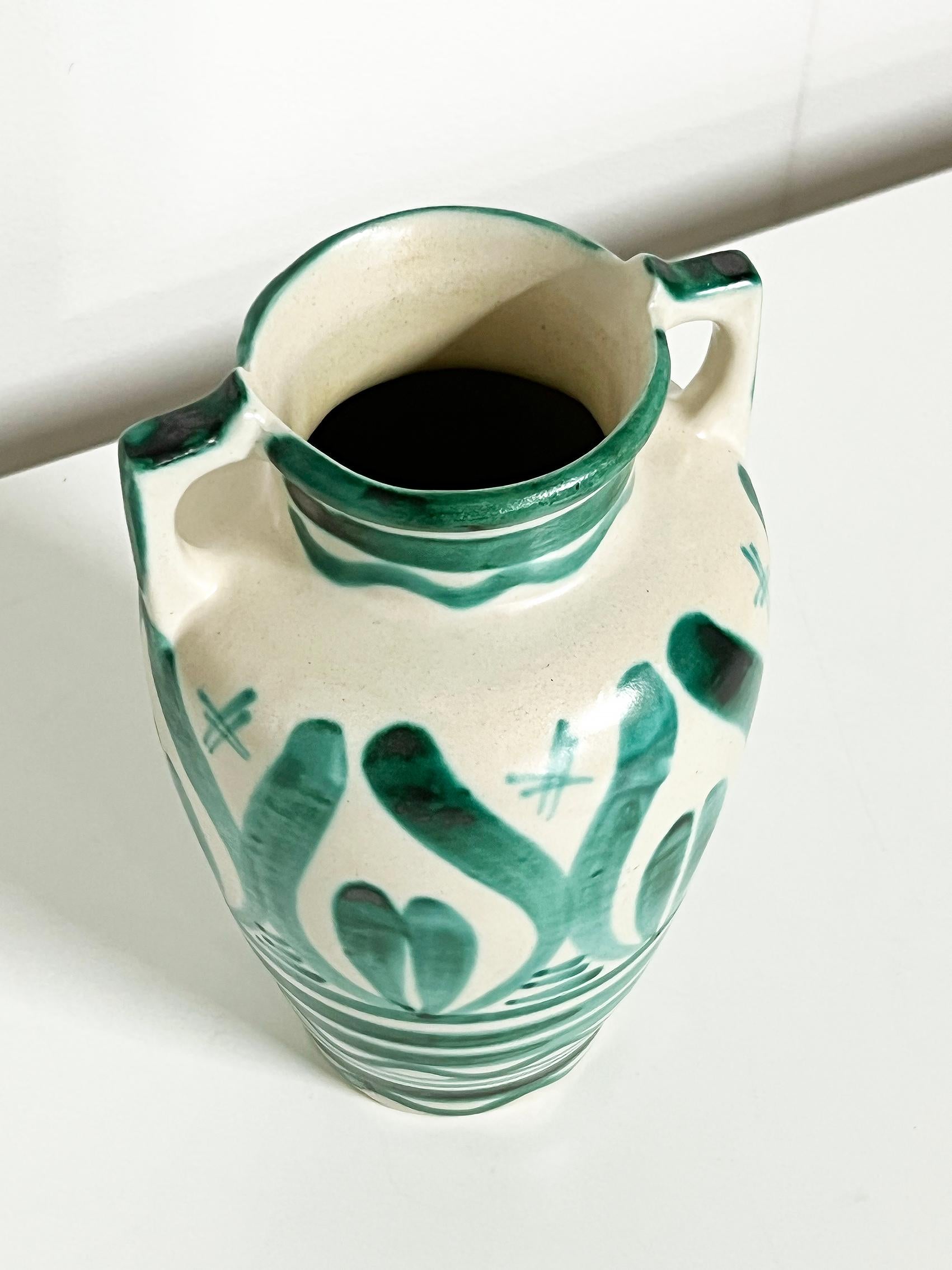 Scandinavian Modern Vase, Kupittaan Savi Åbo, Finland ca 1940's In Good Condition For Sale In Örebro, SE