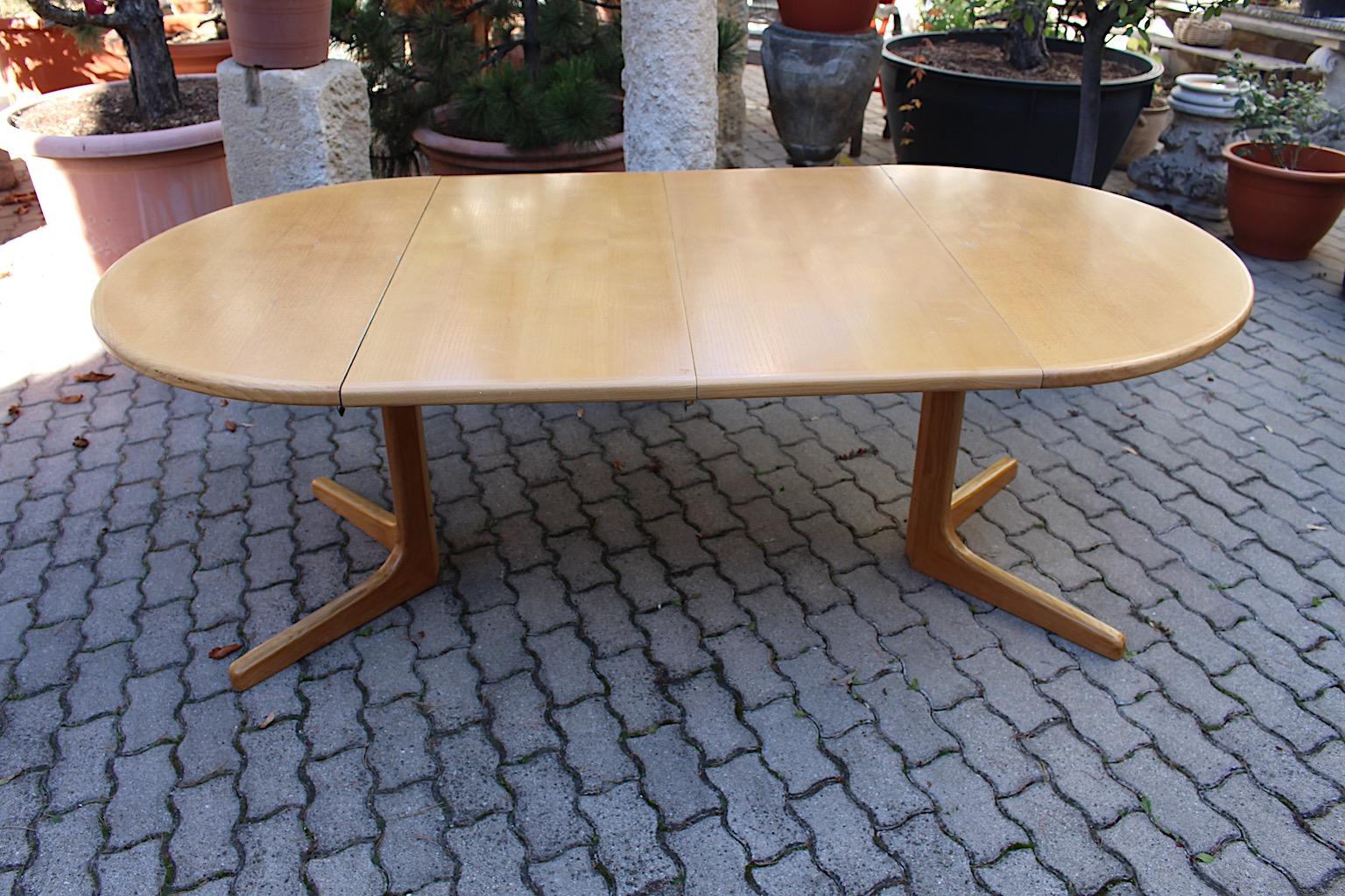 modern extendable round table