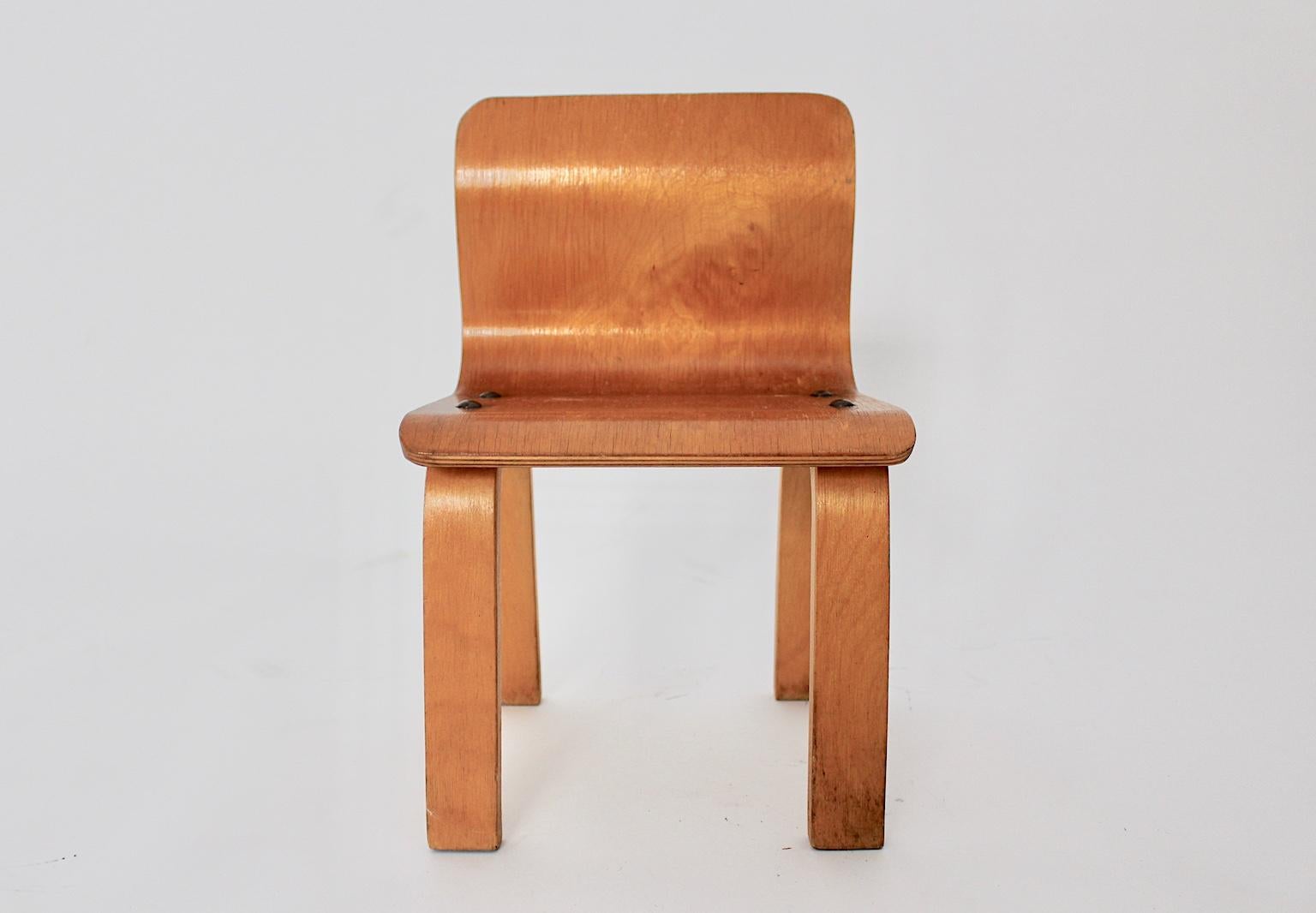 Scandinavian Modern Vintage Birch Plywood Children Chair, 1950s For Sale 2