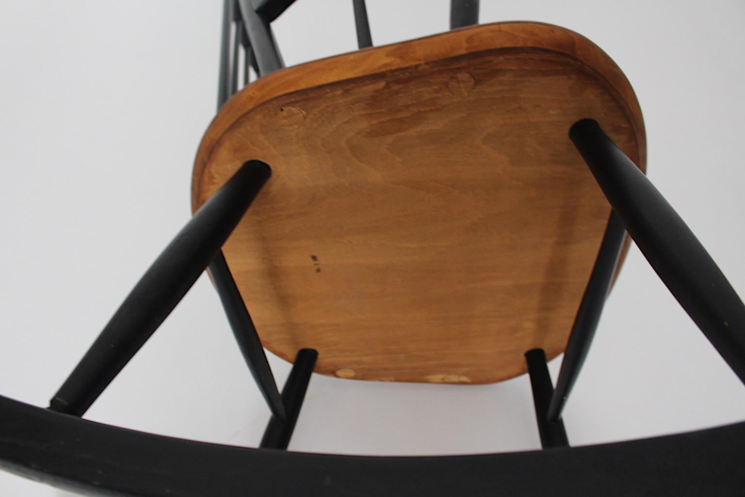 Sedia a dondolo scandinava moderna vintage in teak nero Ilmari Tapiovaara, anni '50 in vendita 12