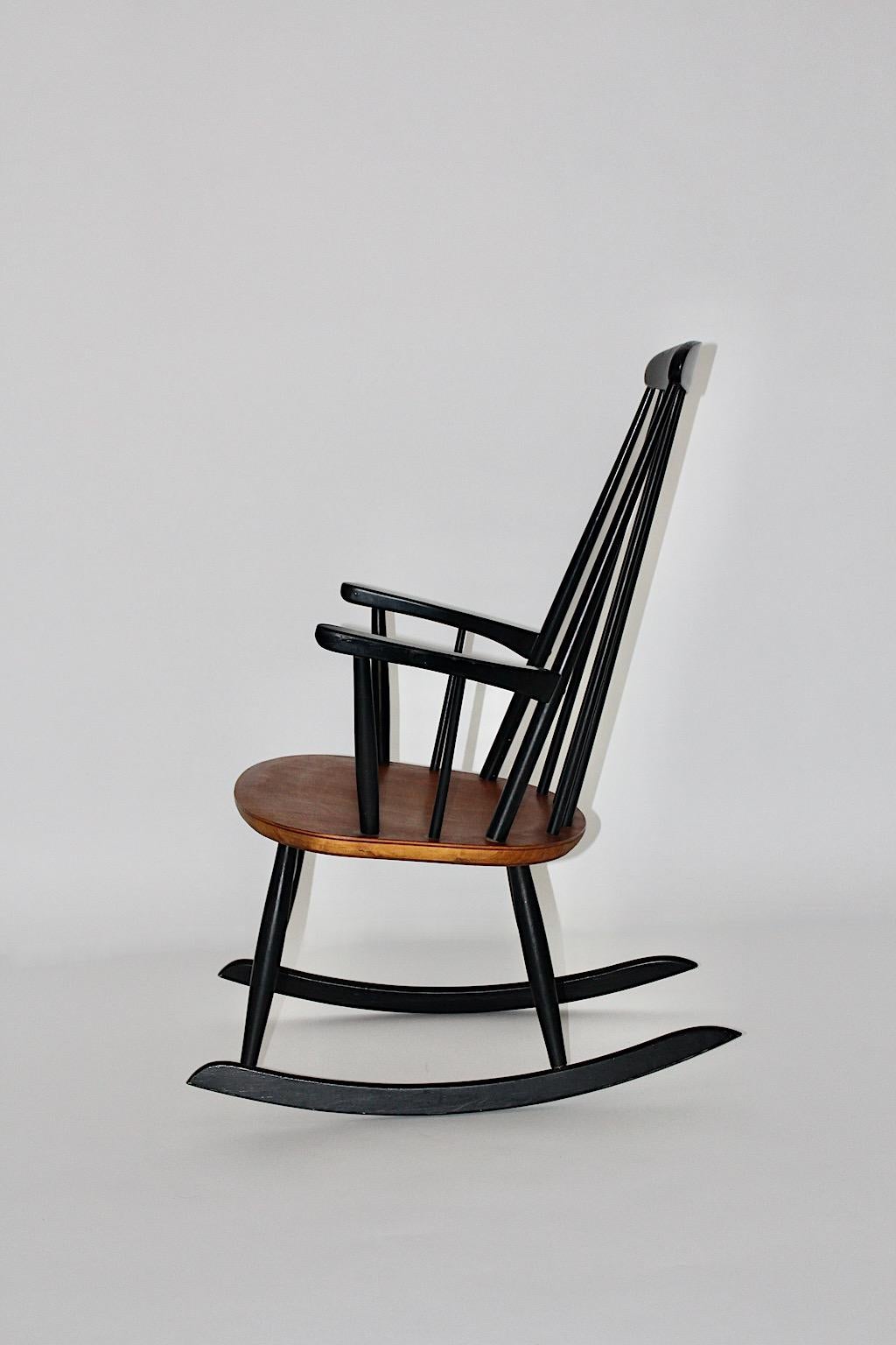 sedia scandinava nera