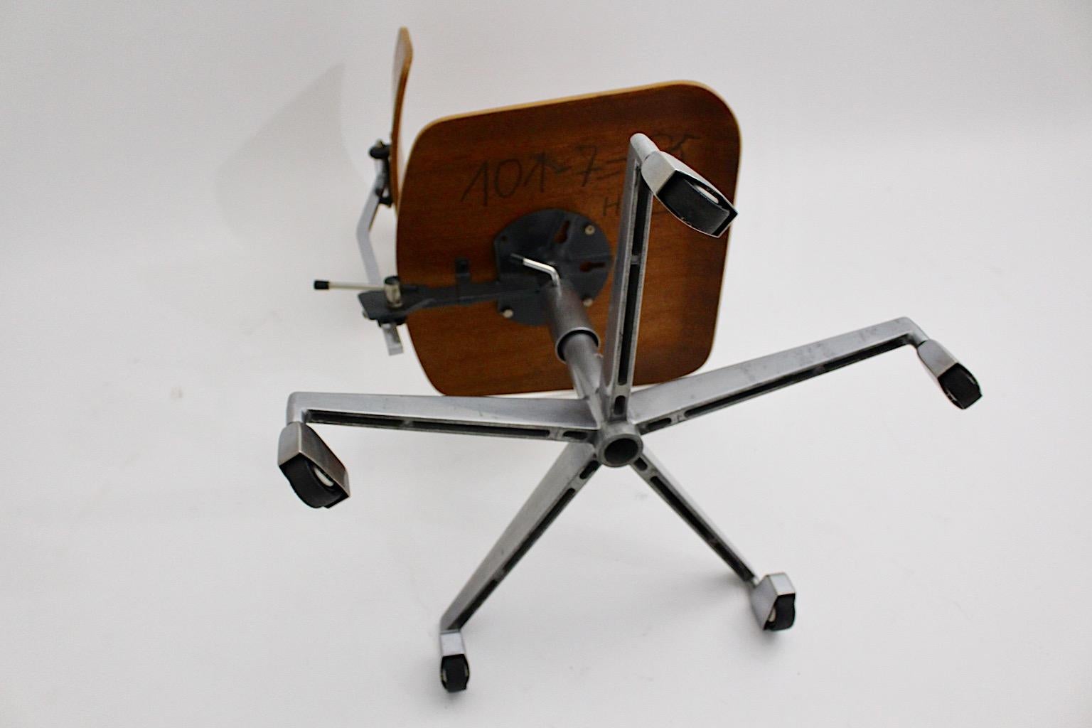 Scandinavian Modern Vintage Desk Chair Office Chair Labofa 1950 Denmark For Sale 7