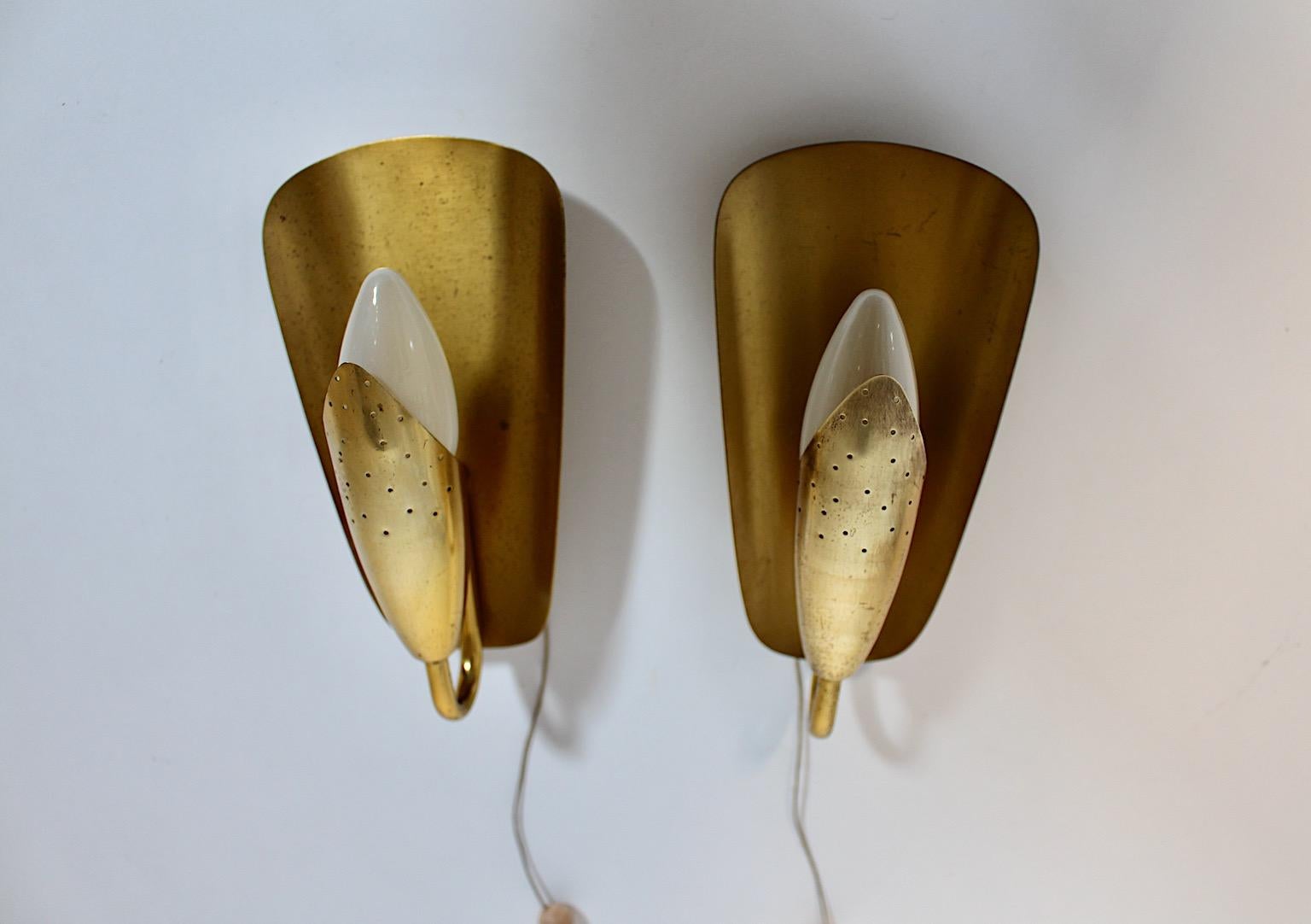 Milieu du XXe siècle Paire d'appliques en laiton patiné Scandinavian Modern Vintage Acking 1950 en vente