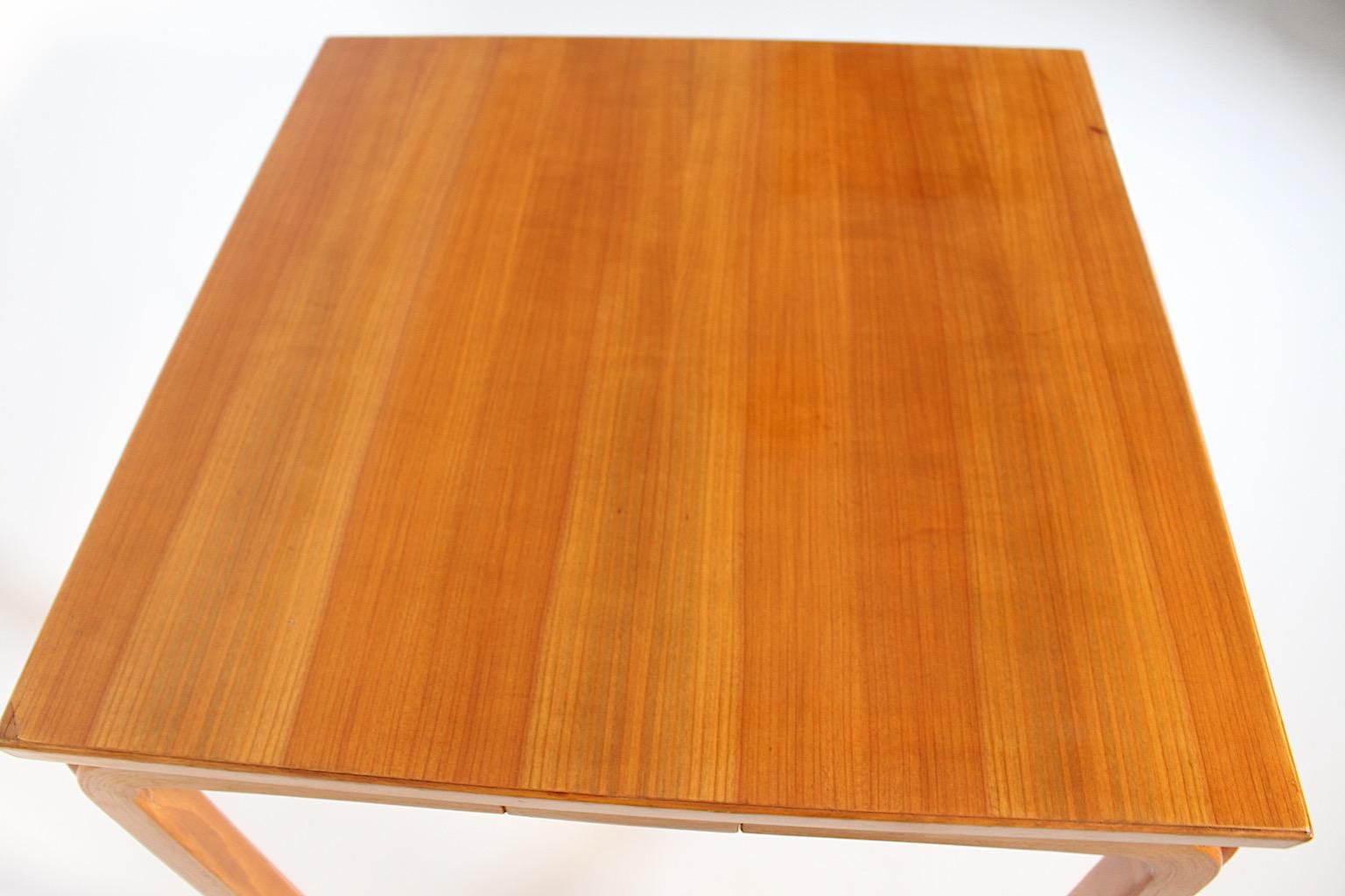 Table d'appoint carrée scandinave moderne Alvar Aalto, 1946, Finlande en vente 3