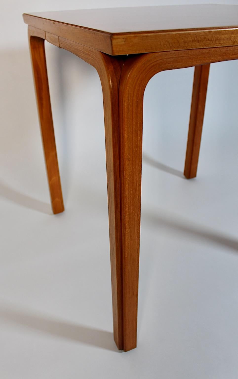 Table d'appoint carrée scandinave moderne Alvar Aalto, 1946, Finlande en vente 4