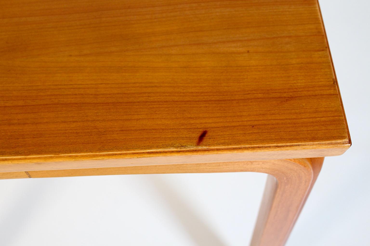 Table d'appoint carrée scandinave moderne Alvar Aalto, 1946, Finlande en vente 9