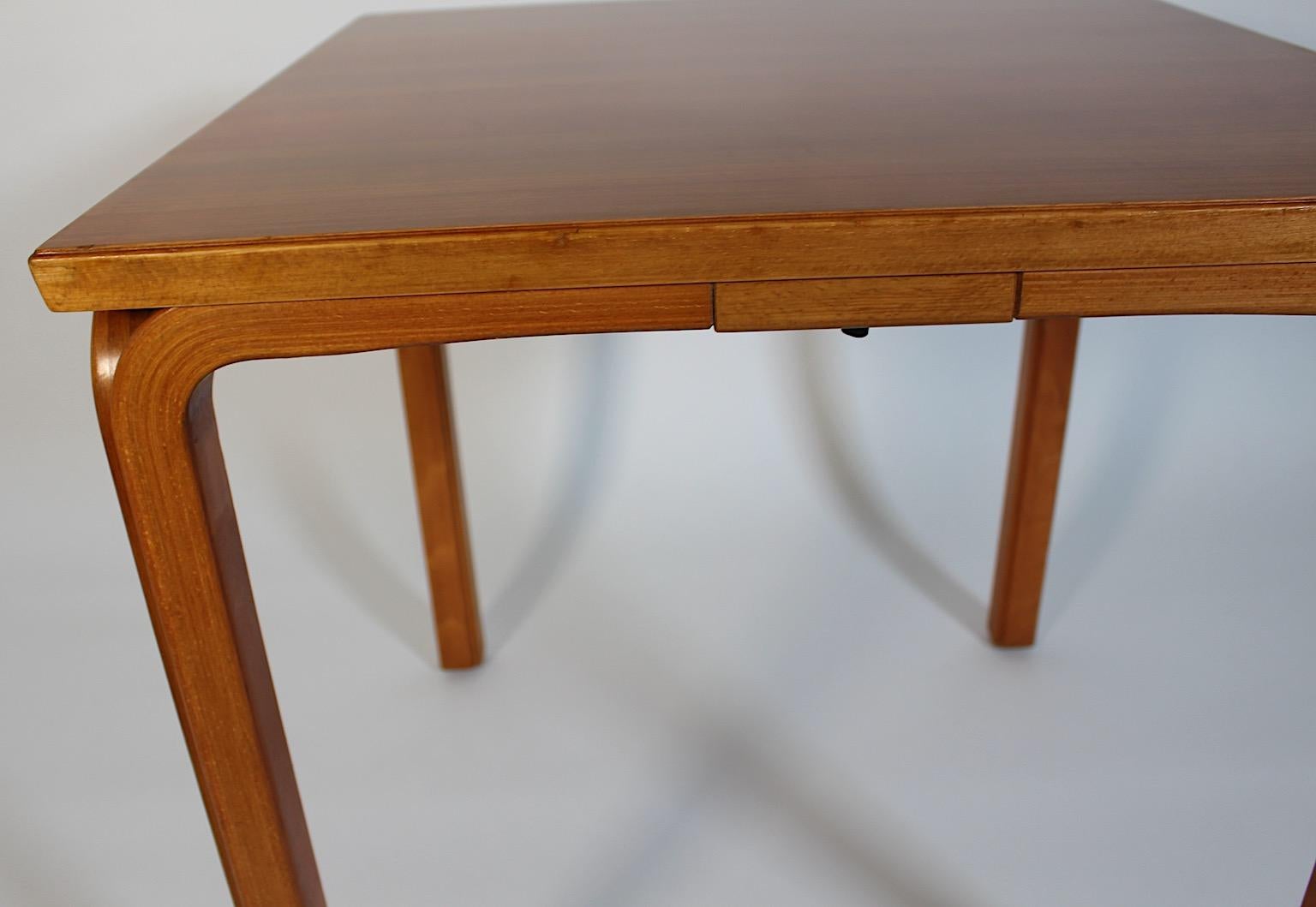 Table d'appoint carrée scandinave moderne Alvar Aalto, 1946, Finlande en vente 1