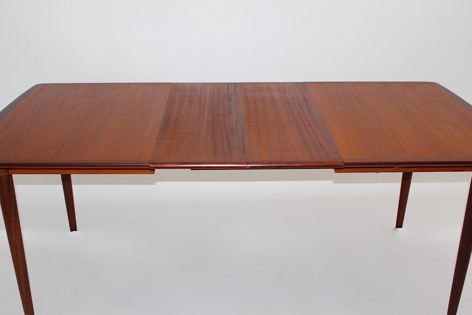 Scandinavian Modern Vintage Teak Extending Dining Table or Table Denmark, 1960s In Good Condition In Vienna, AT