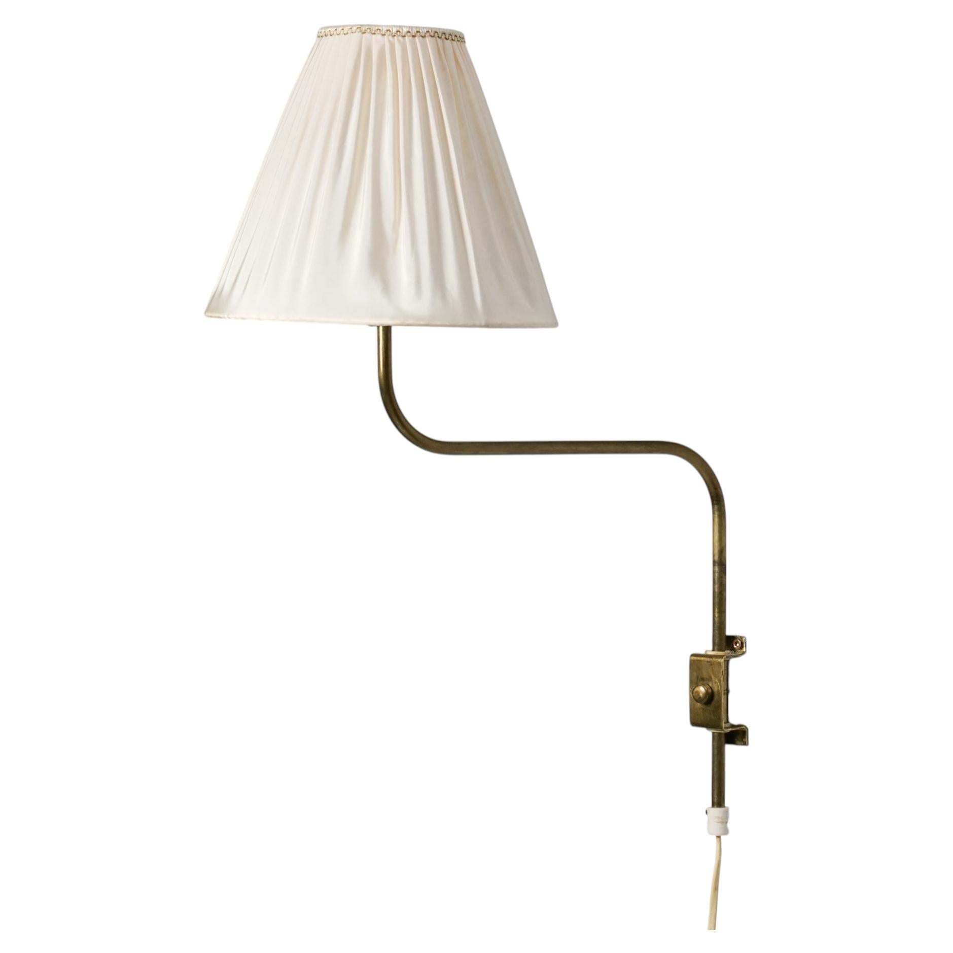 Scandinavian Modern Wall Light, Valinte Oy, 1950s For Sale