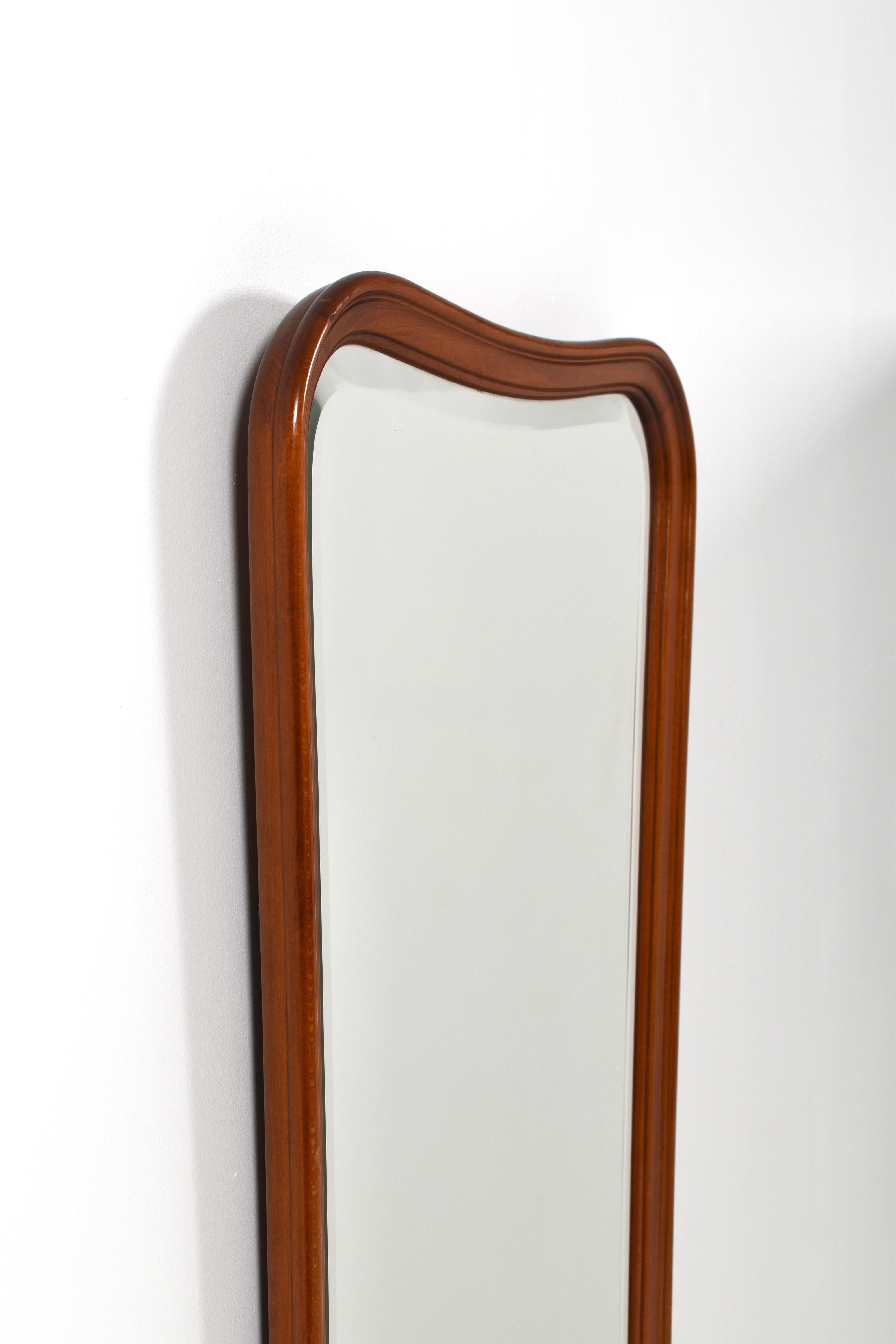 Scandinavo moderno Specchio da parete The Modern Scandinavian di Glas & Trä Hovmantorp, anni '40 in vendita