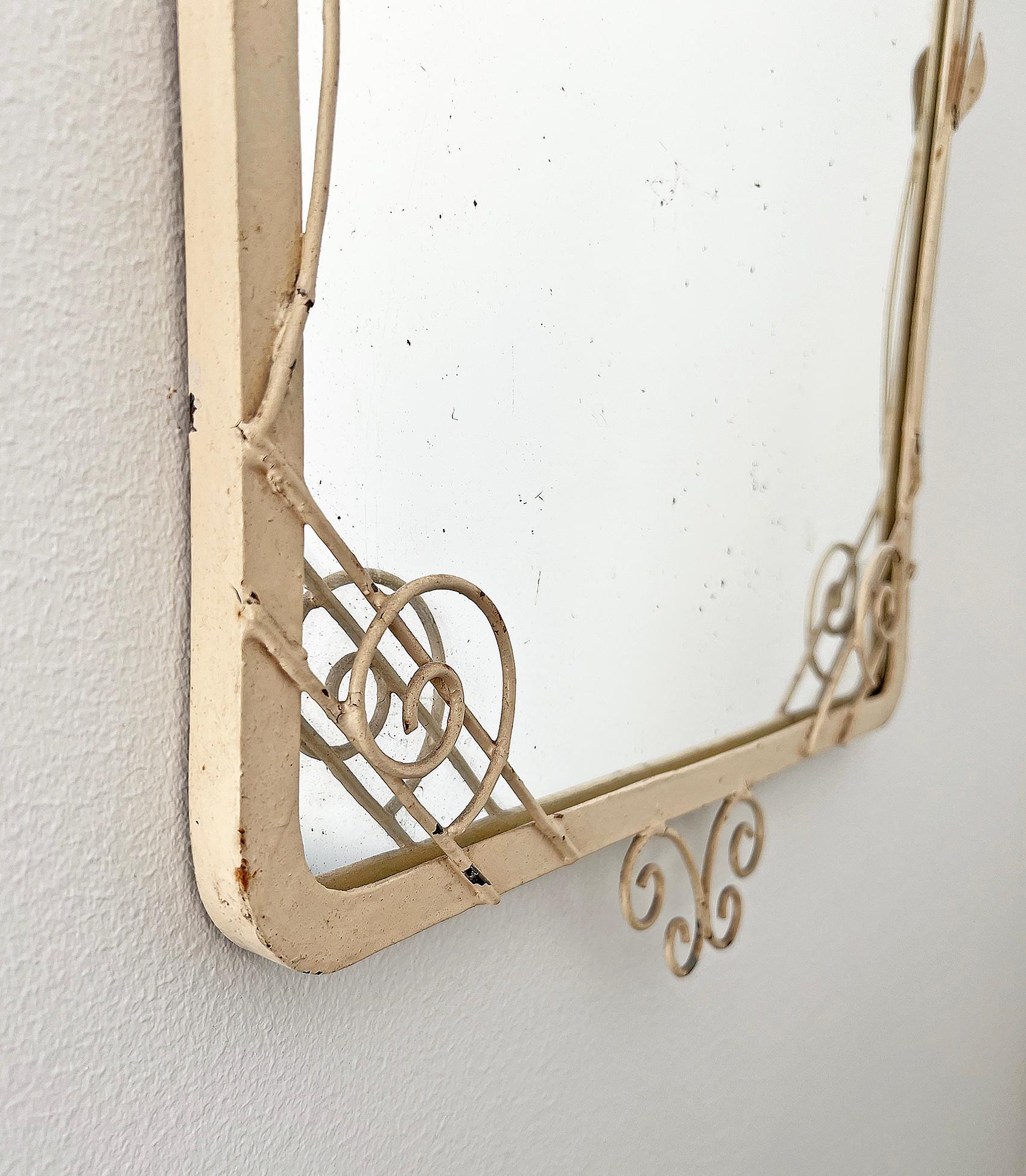 Métal Miroir mural moderne scandinave , Suède, vers les années 1940 en vente