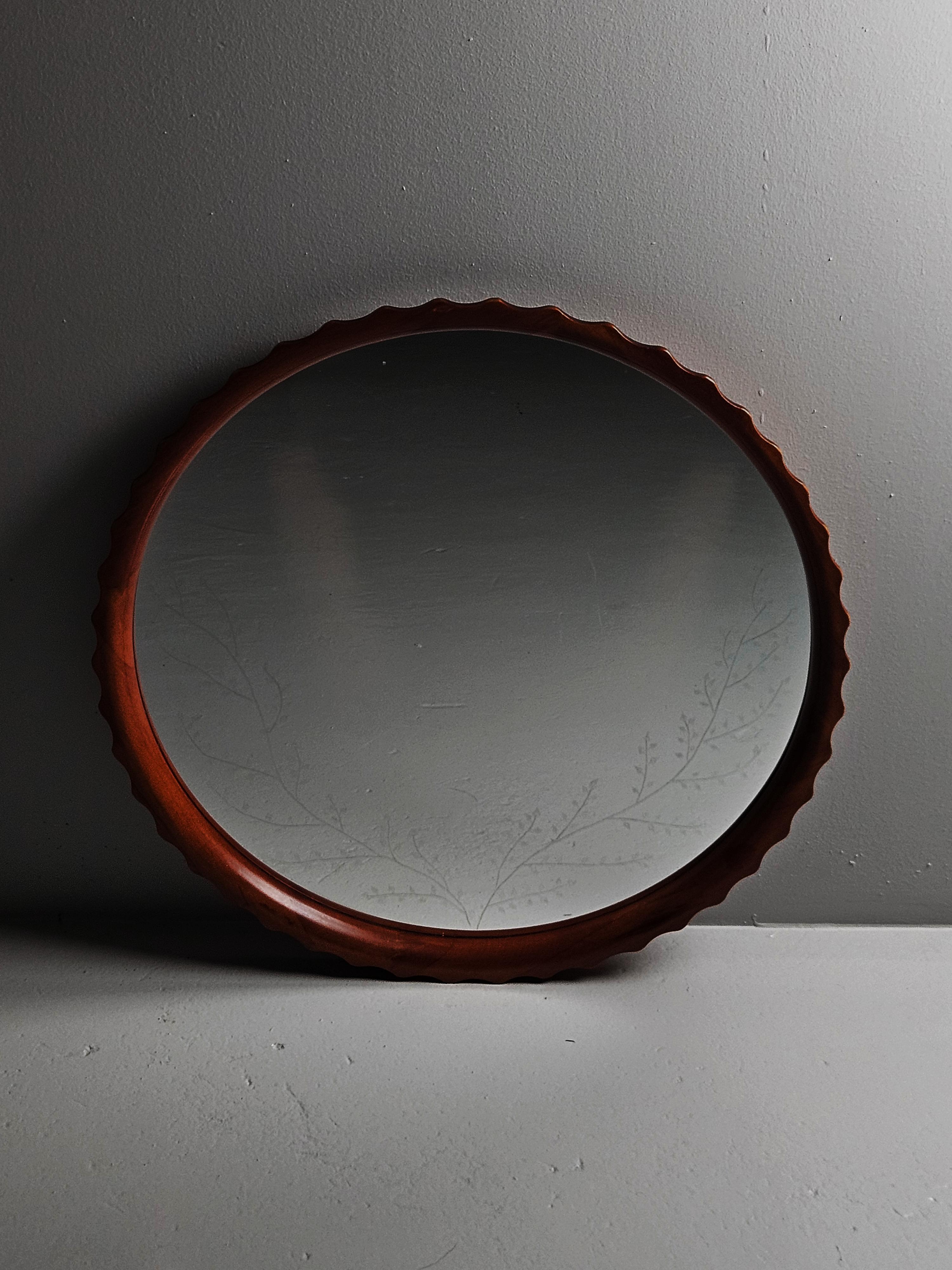 Scandinavian modern wall mirror with floral etching, anonymous, Sweden, 1940s For Sale 1