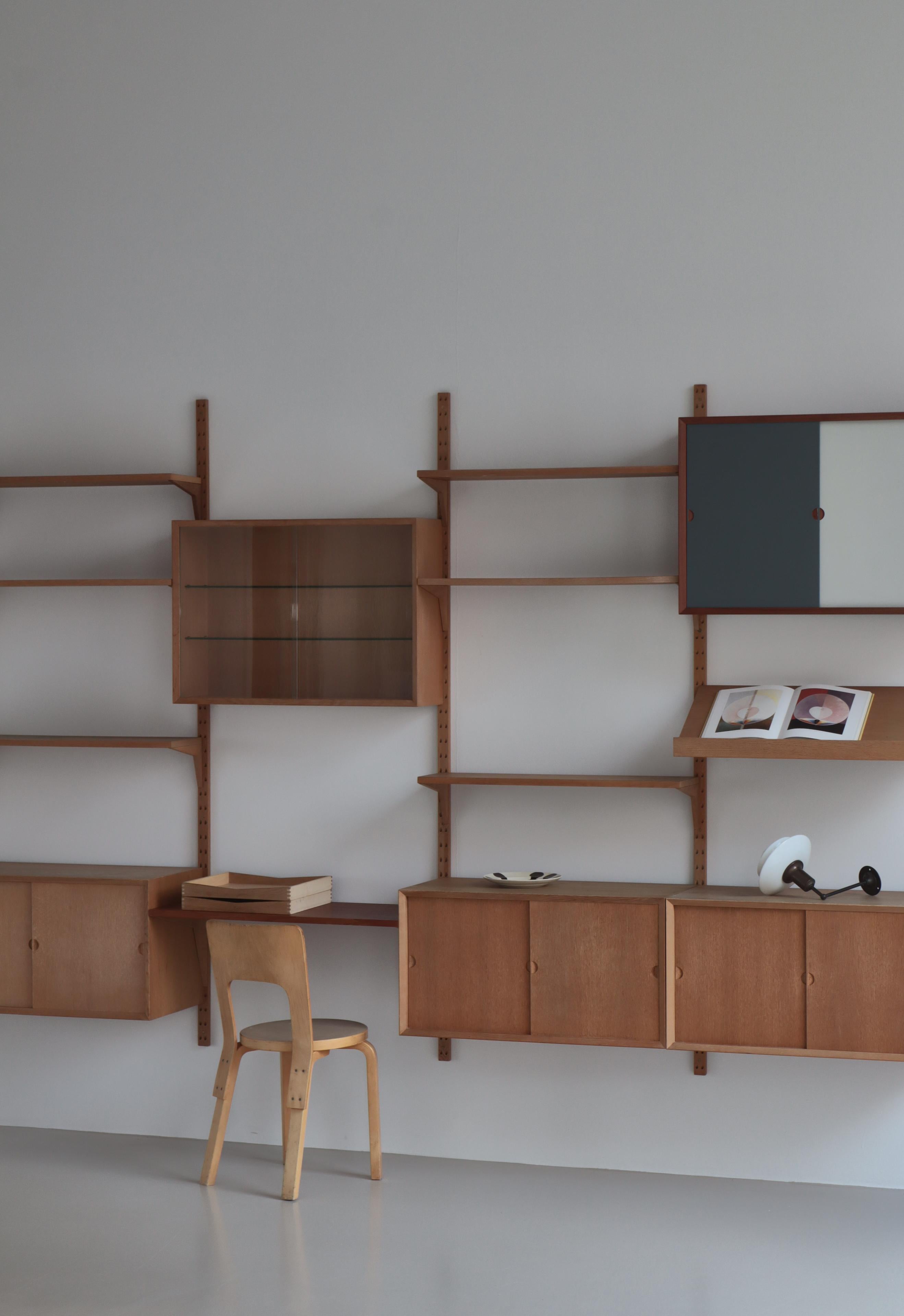 Large wall unit 