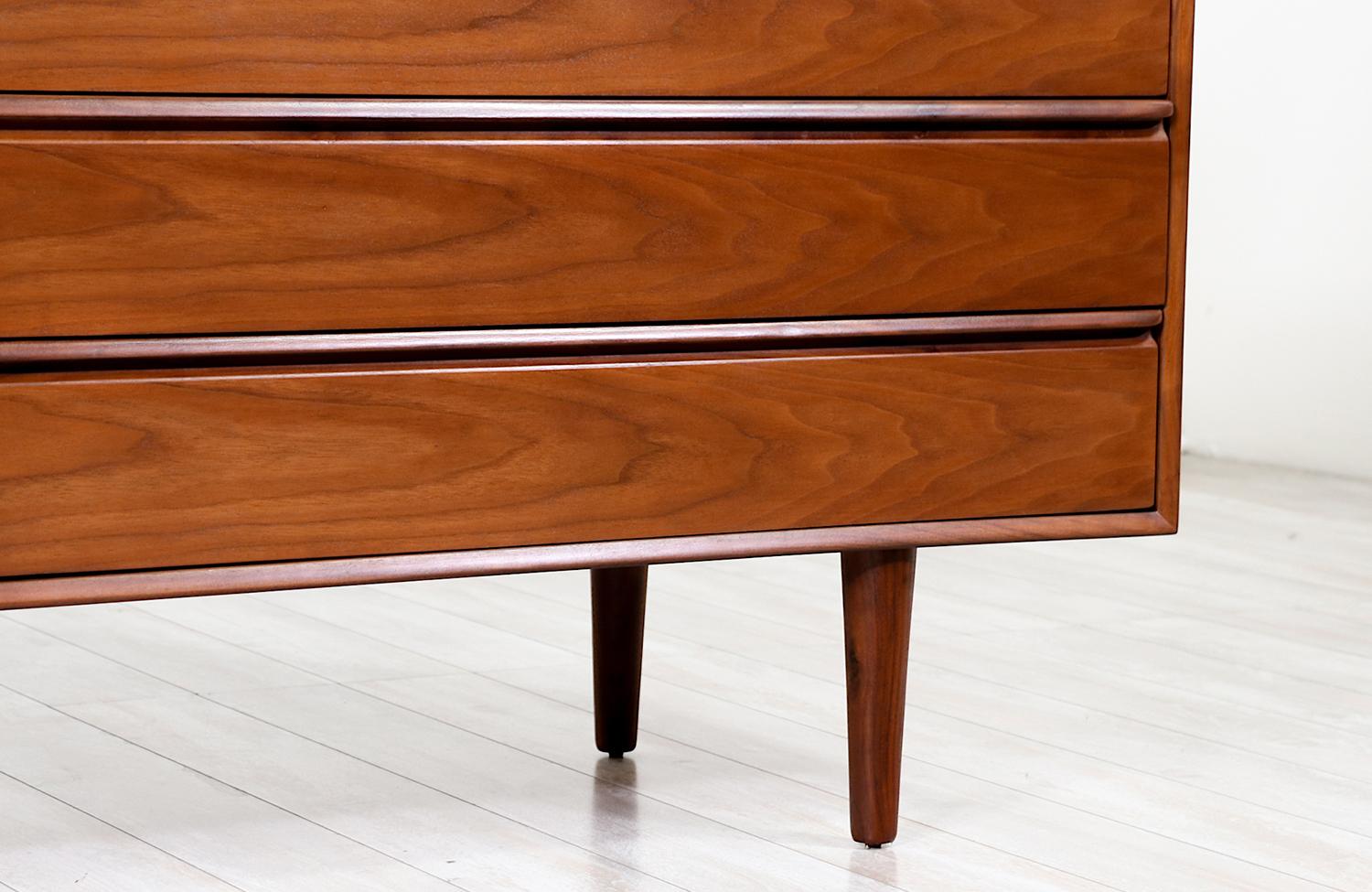 Scandinavian Modern Walnut 8-Drawer Dresser by Westnofa 6