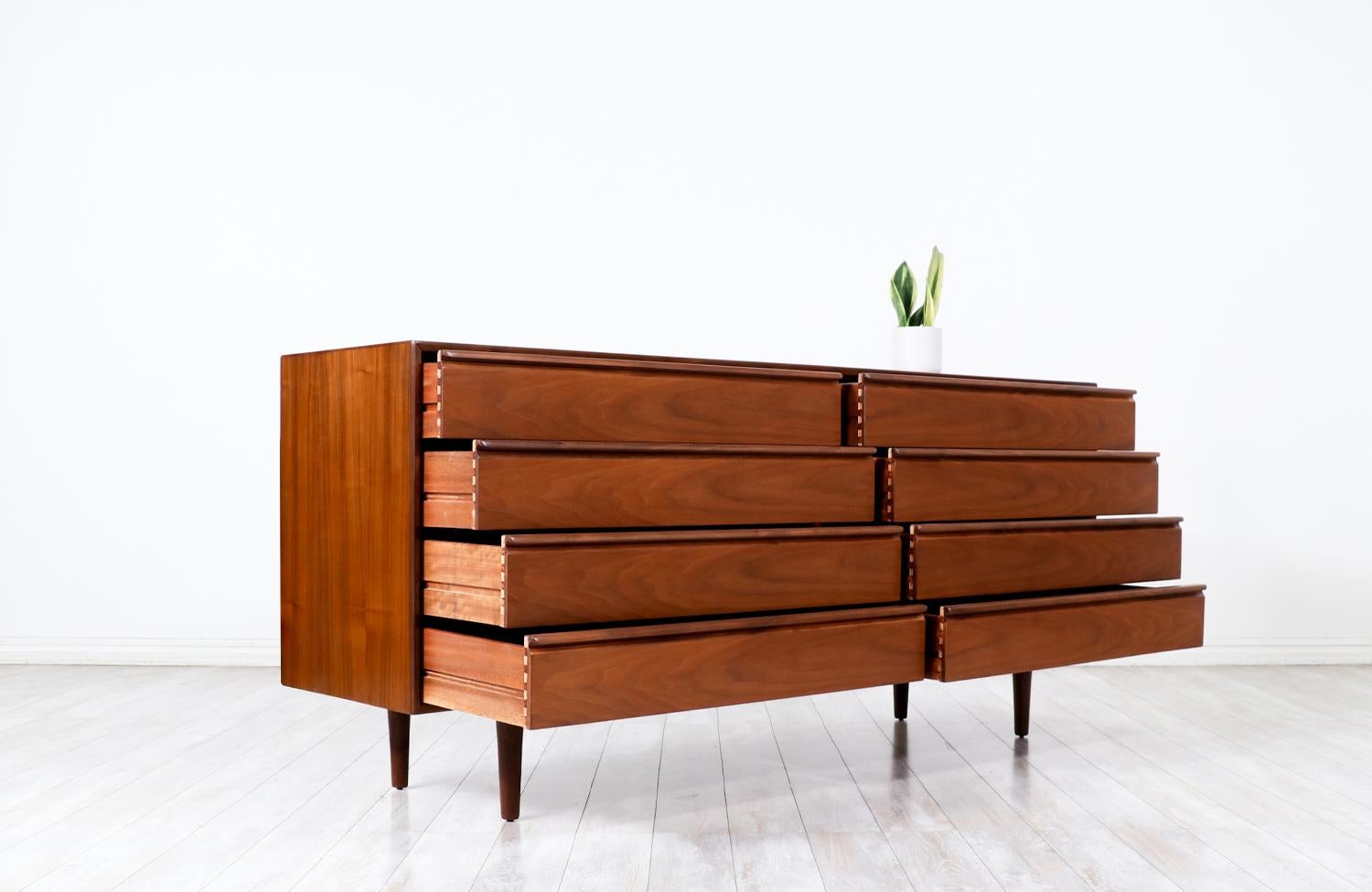 Mid-20th Century Scandinavian Modern Walnut 8-Drawer Dresser by Westnofa