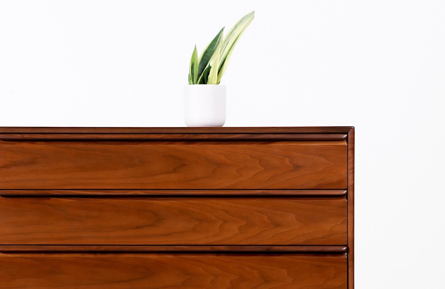 Scandinavian Modern Walnut 8-Drawer Dresser by Westnofa 3