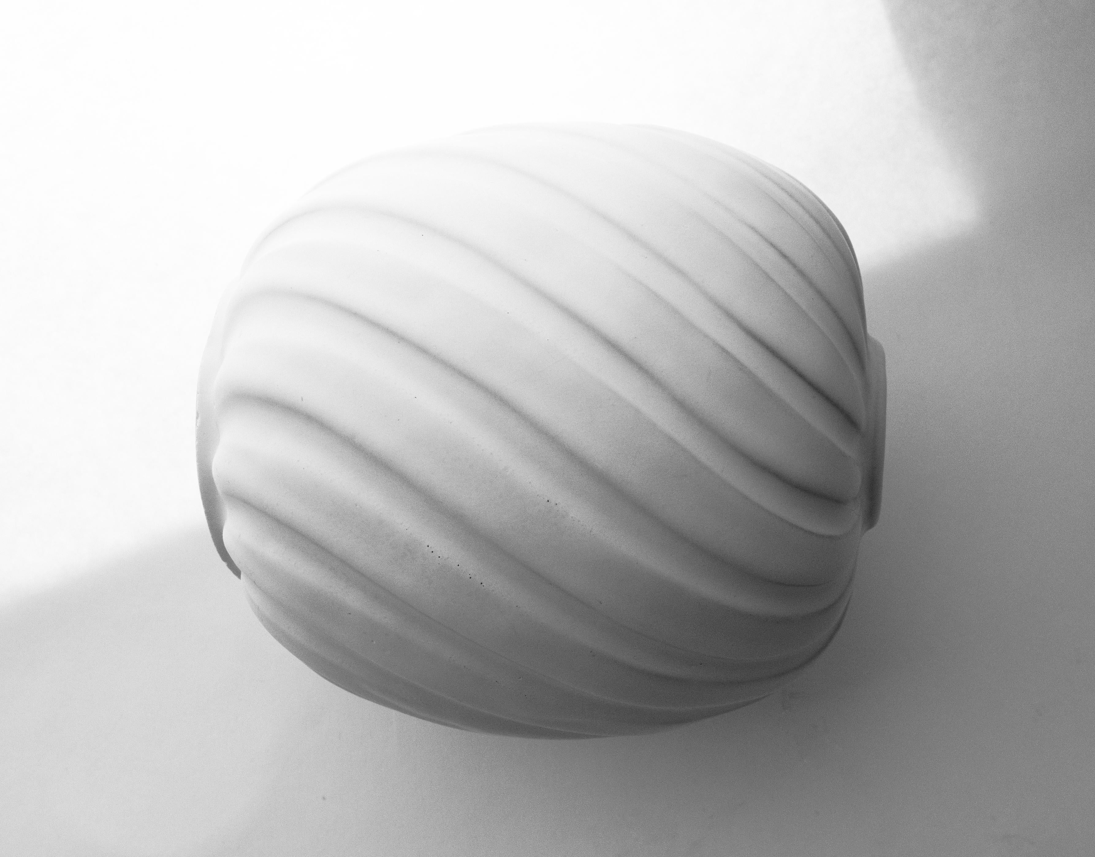 Vaso moderno scandinavo smaltato bianco opaco di Anna-Lisa Thomson in vendita 2
