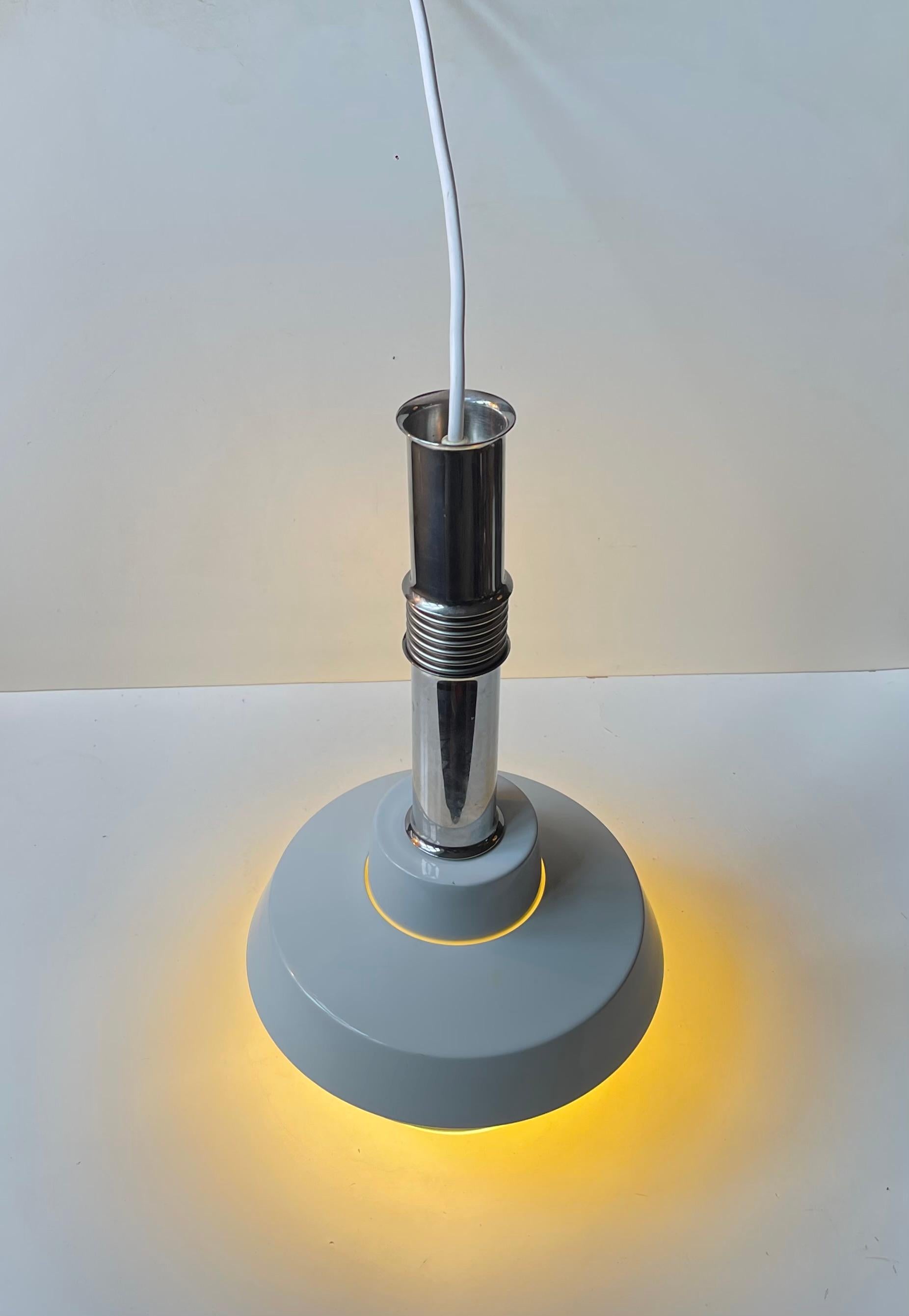 Scandinavo moderno Lampada a sospensione moderna scandinava con sfumature multiple di colore bianco in vendita
