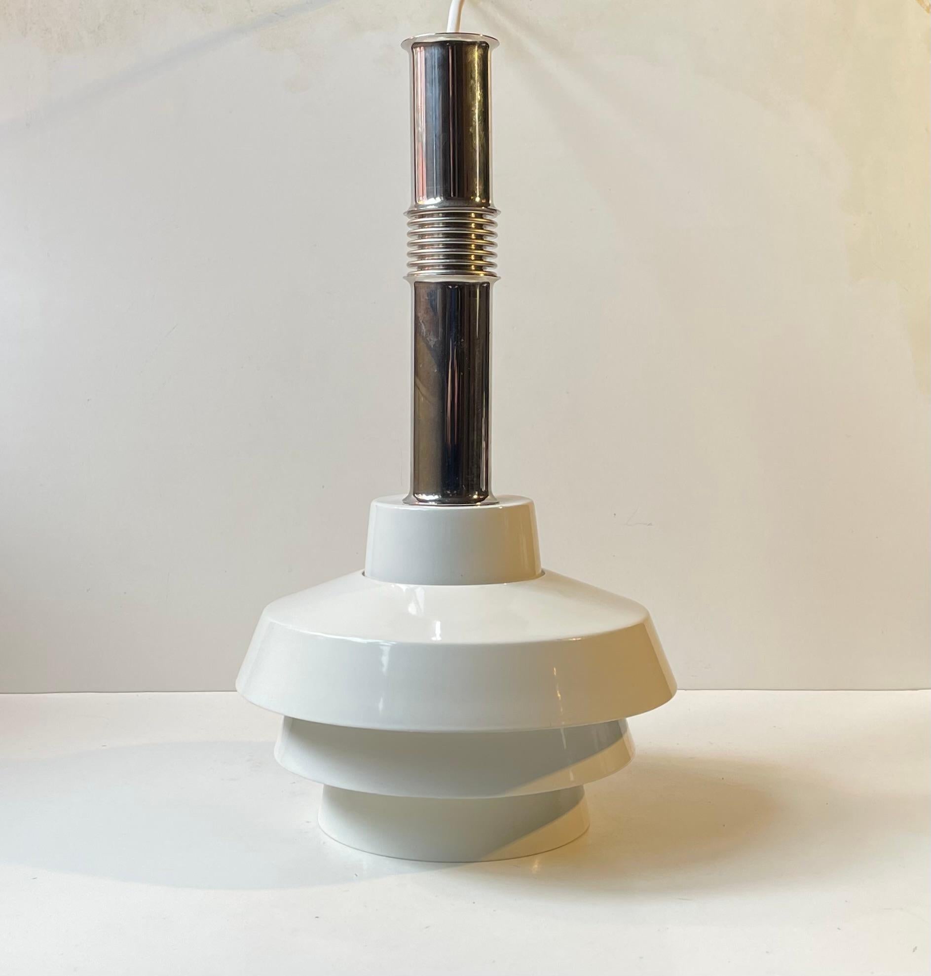 Verniciatura a polvere Lampada a sospensione moderna scandinava con sfumature multiple di colore bianco in vendita