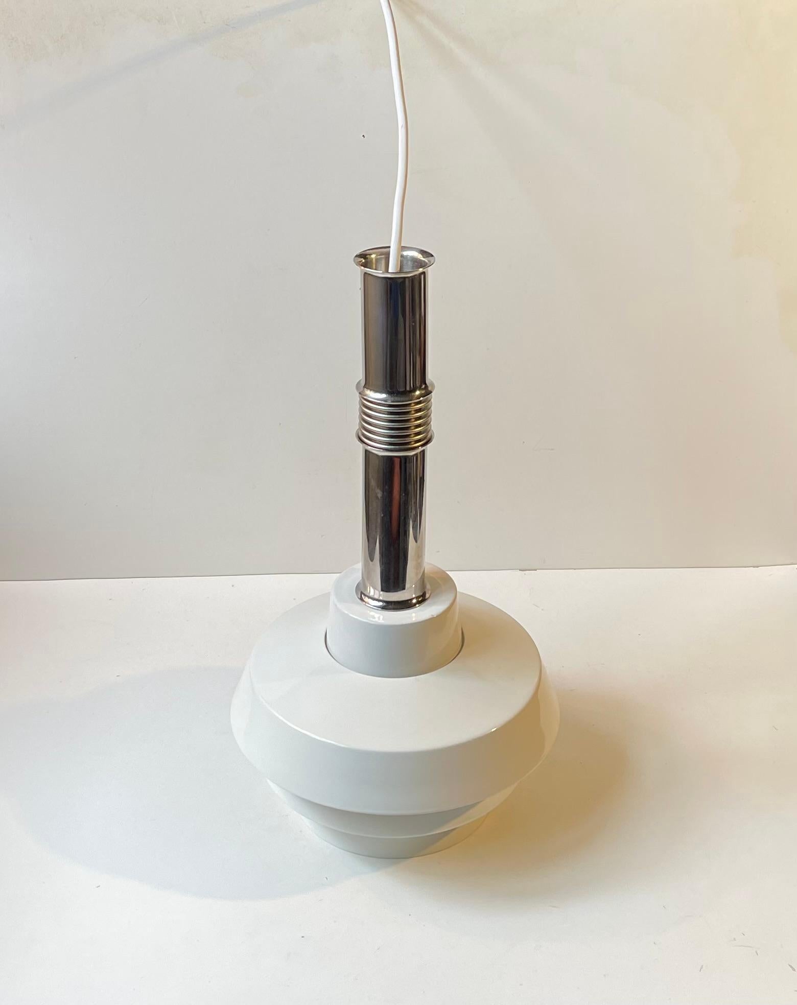Lampada a sospensione moderna scandinava con sfumature multiple di colore bianco In condizioni buone in vendita a Esbjerg, DK