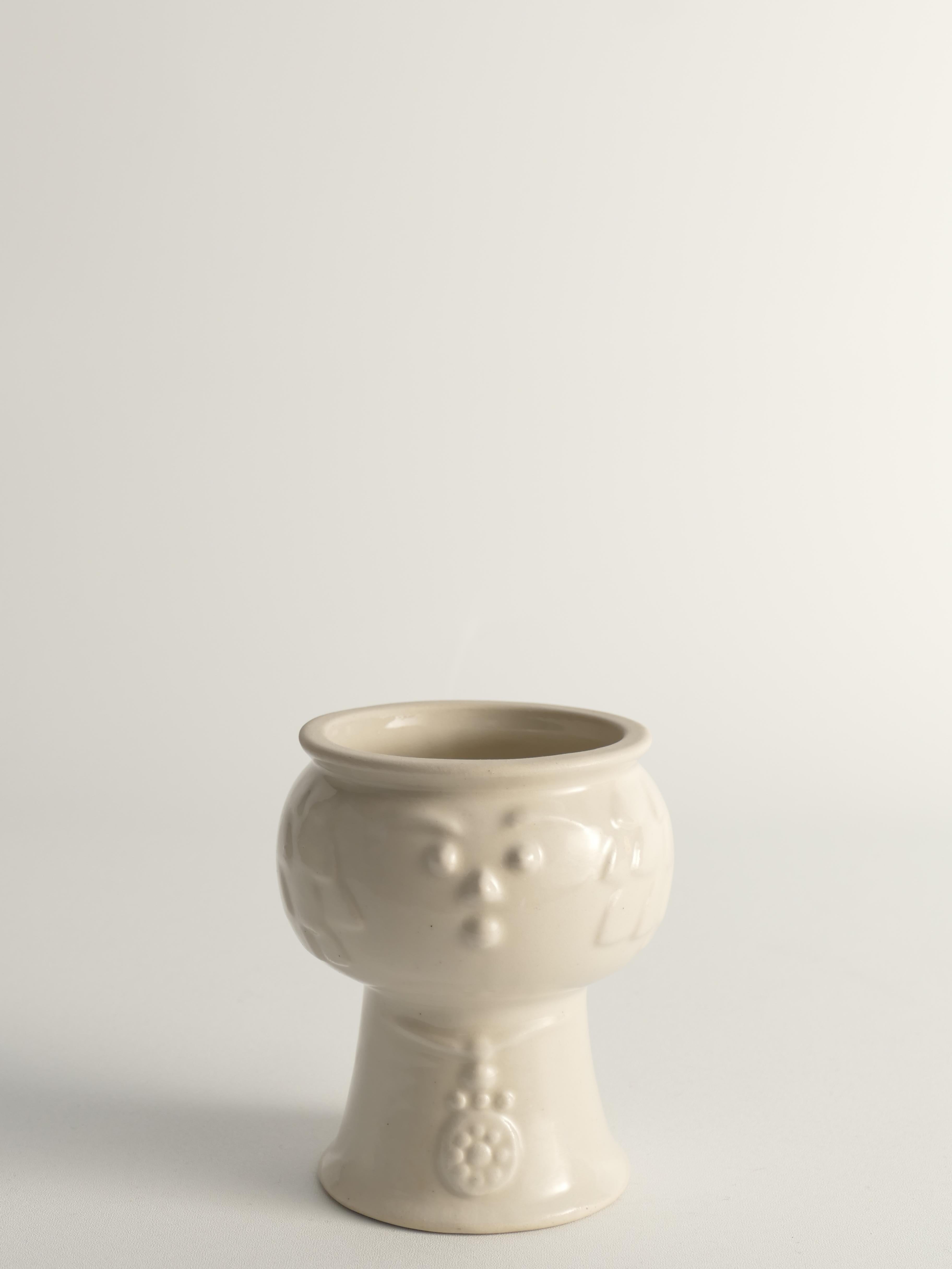 Scandinavian Modern White Porcelaine Face Vase by  Ancher Iversen, aida, Denmark For Sale 5