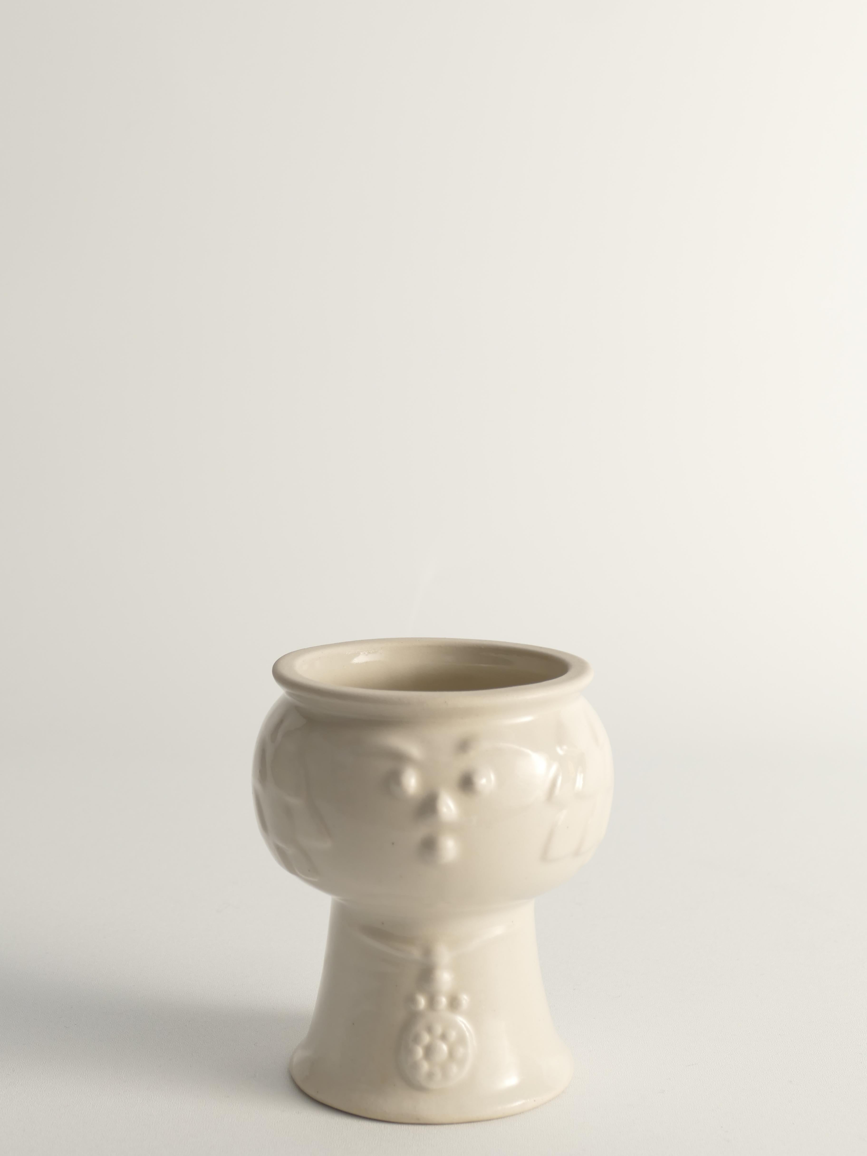 Scandinavian Modern White Porcelaine Face Vase by  Ancher Iversen, aida, Denmark For Sale 6