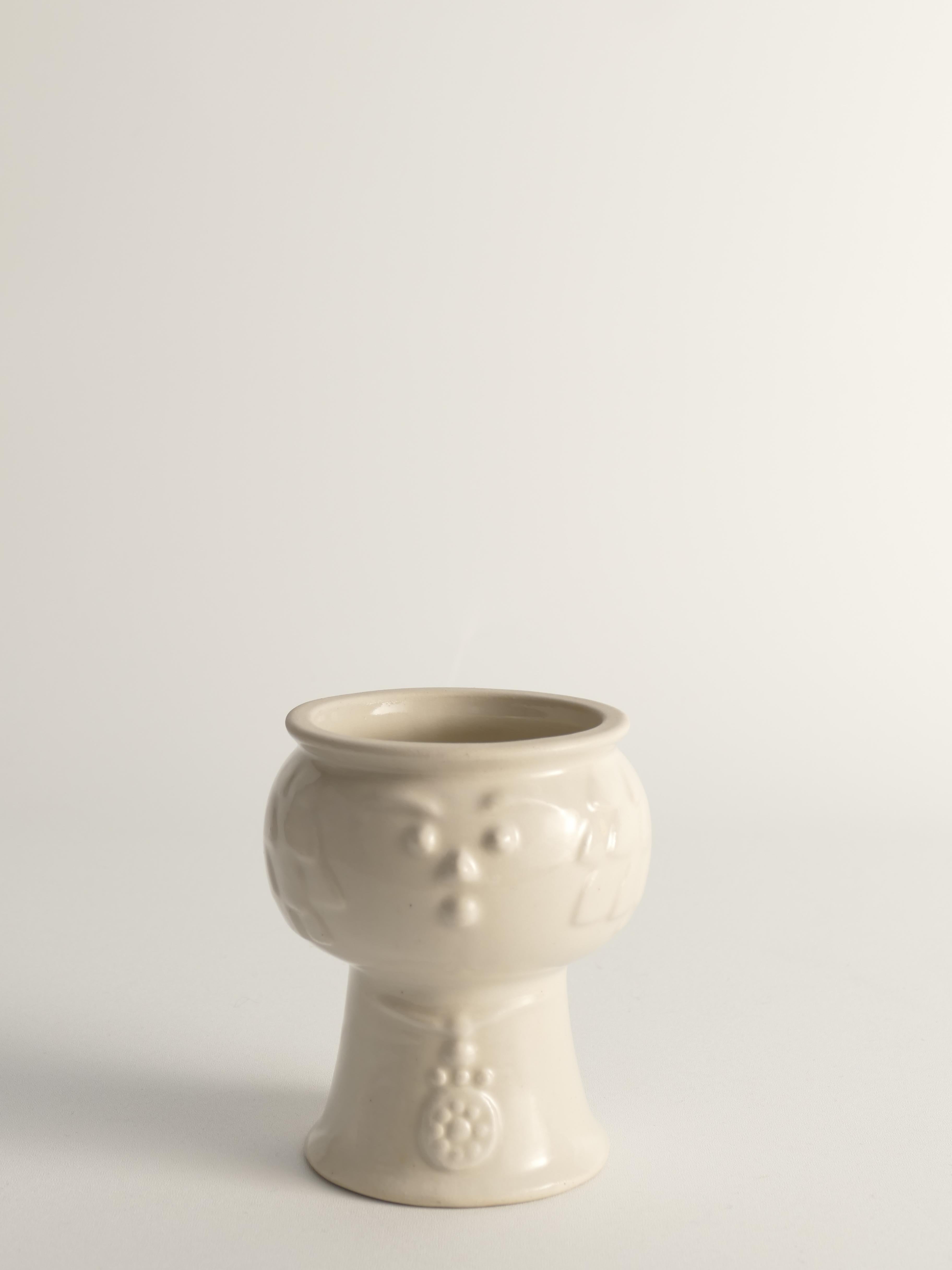 Scandinavian Modern White Porcelaine Face Vase by  Ancher Iversen, aida, Denmark In Good Condition For Sale In Grythyttan, SE