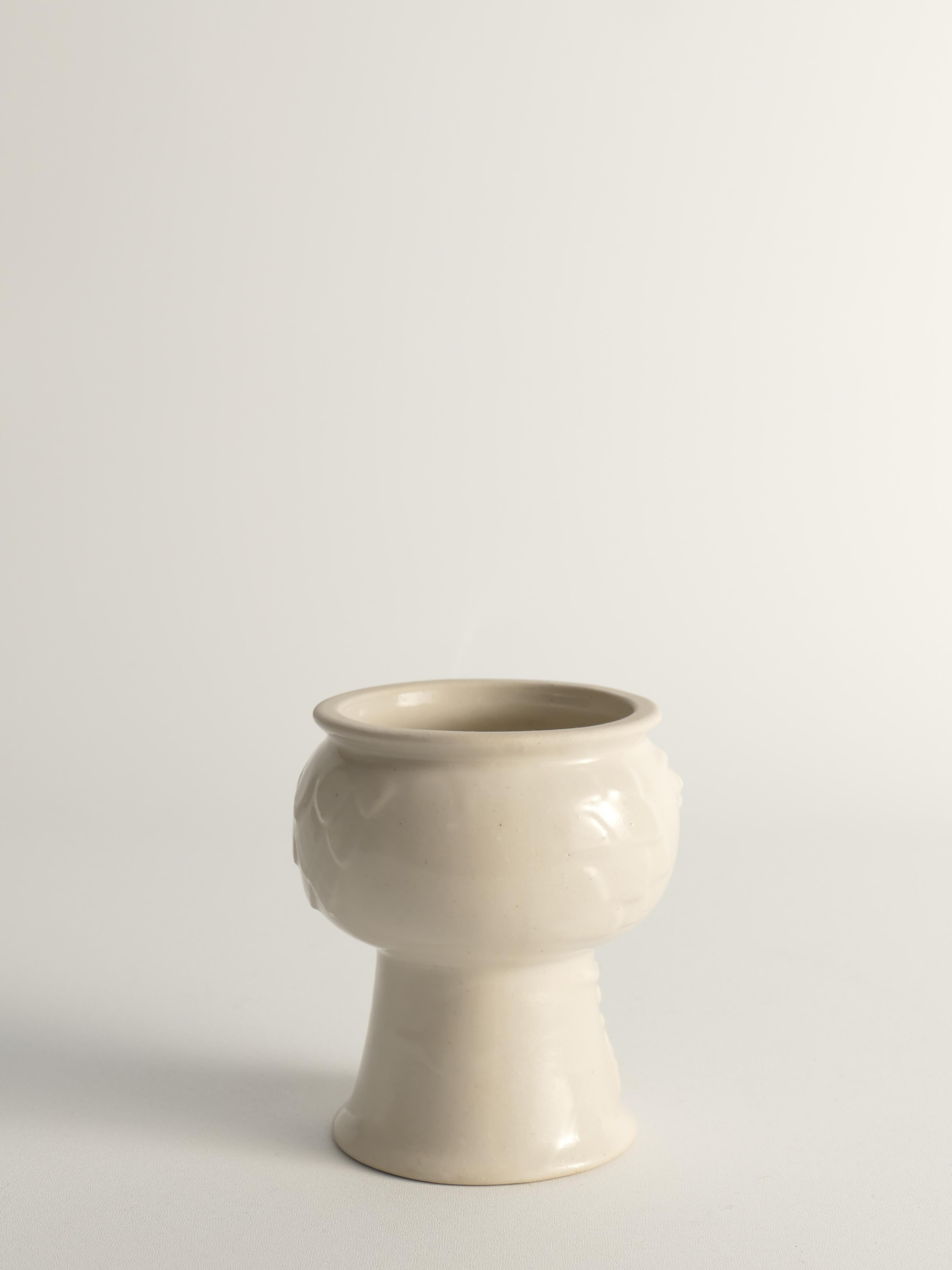 Scandinavian Modern White Porcelaine Face Vase by  Ancher Iversen, aida, Denmark For Sale 2