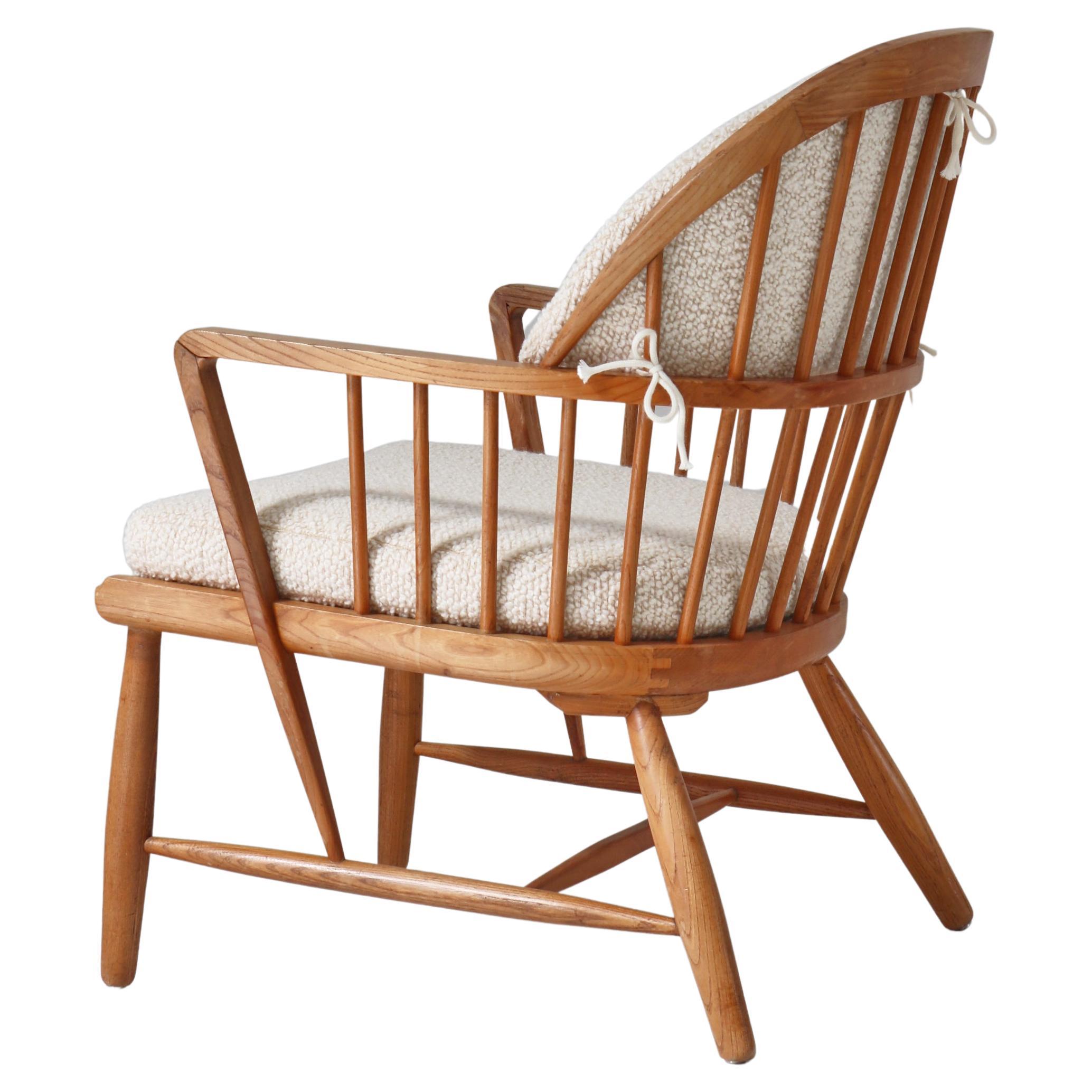 Scandinavian Modern Windsor Chair in Patinated Ash and White Bouclé, 1940s For Sale