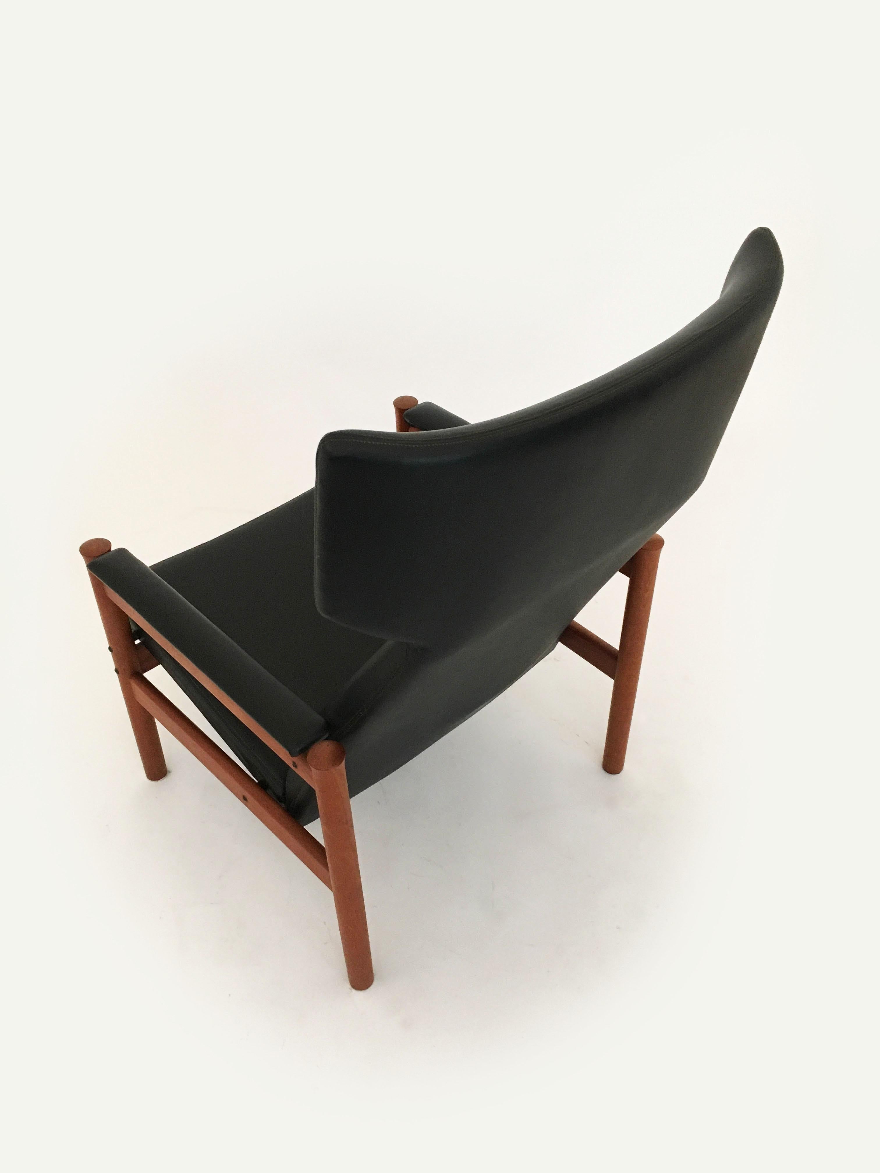 Scandinavian Modern Wing Chair and Ottoman by Soren Hansen for Fritz Hansen 1963 For Sale 3