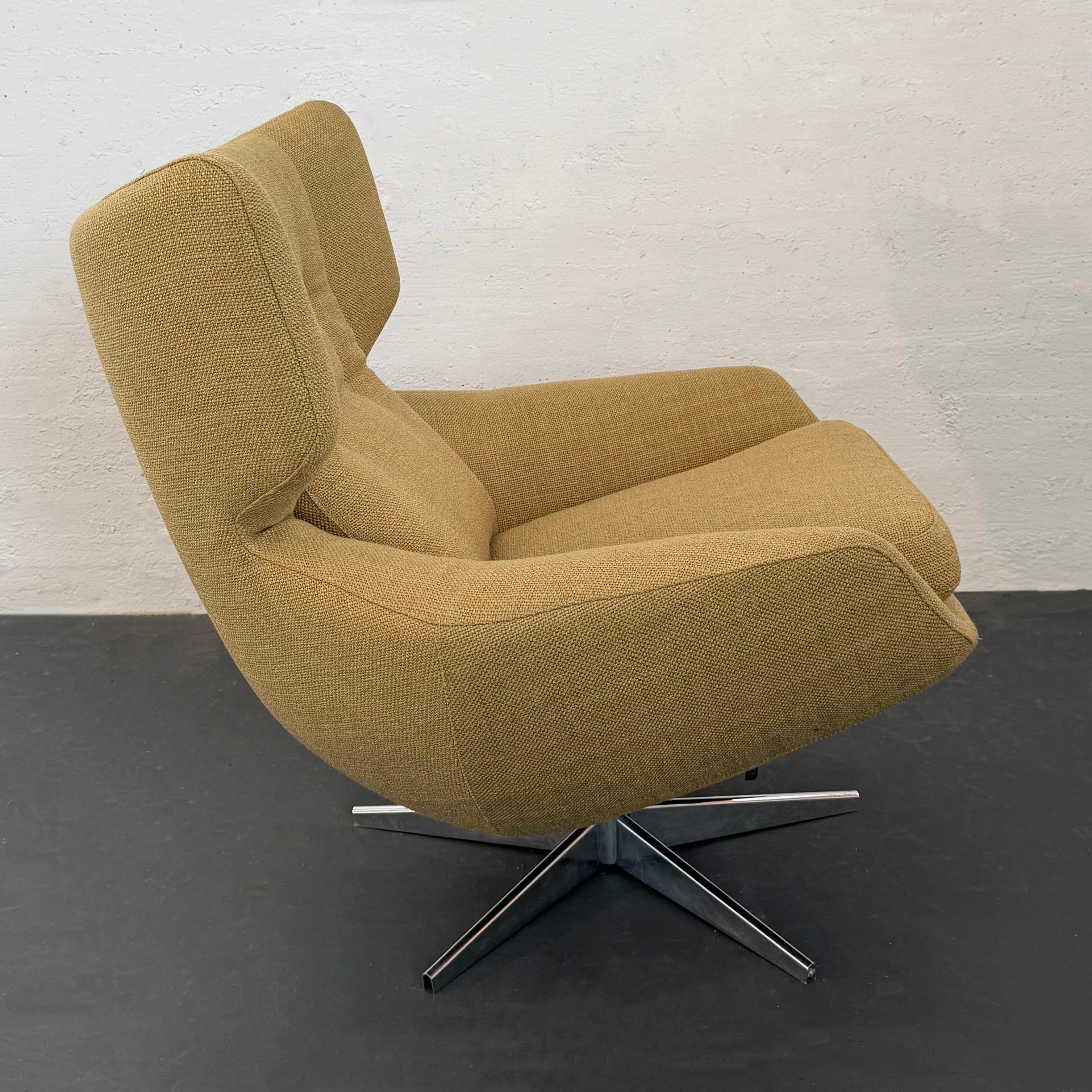 Sillón giratorio escandinavo moderno Wingback Egg en venta 1