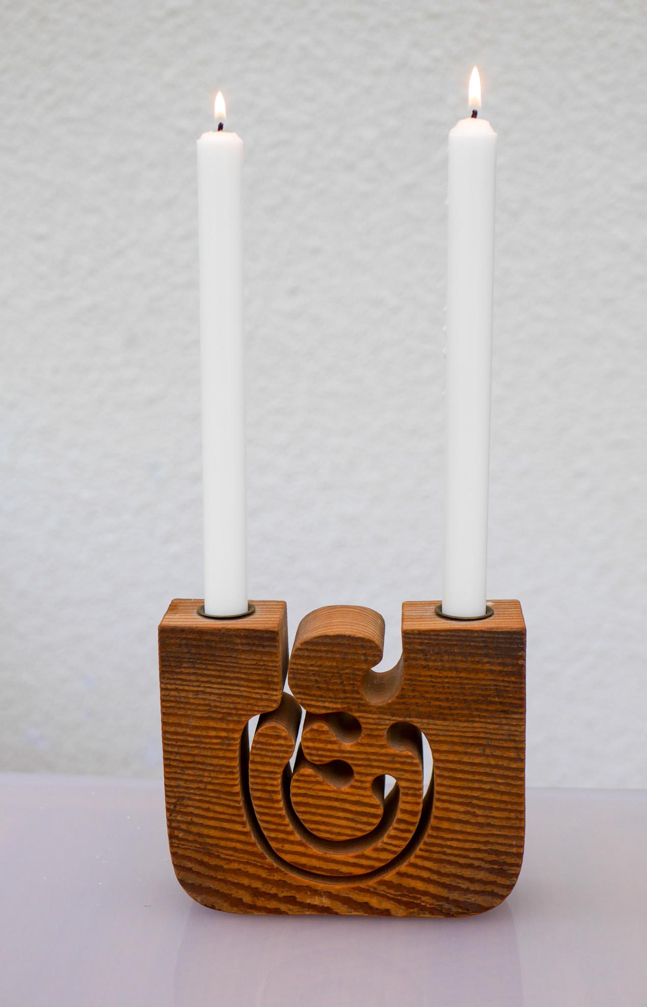 Mid-Century Modern Scandinavian modern Wooden Candleholder by Gunnar Kanevad, Sweden, organic shape For Sale