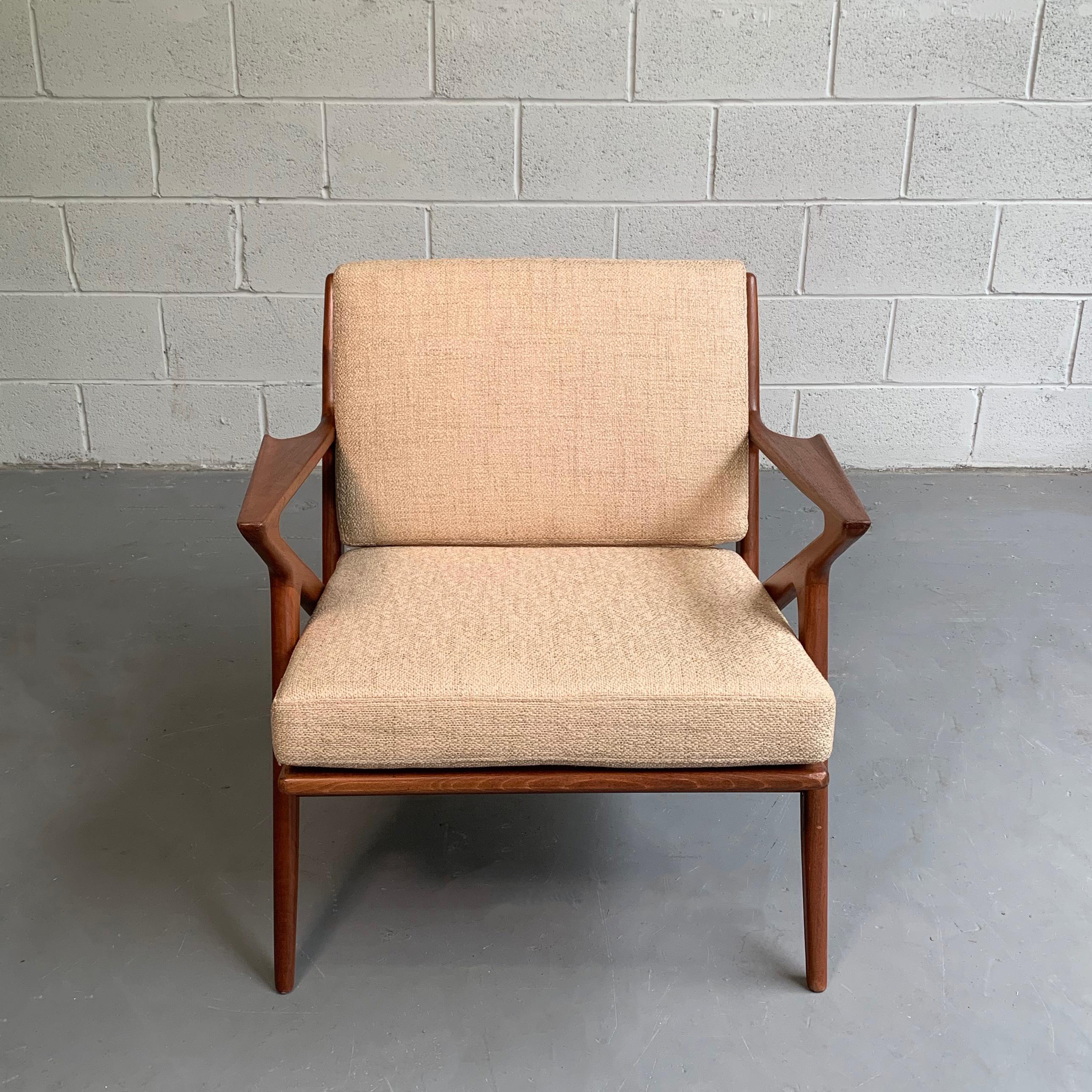 Scandinavian Modern Z Lounge Chair Designed by Poul Jensen 1