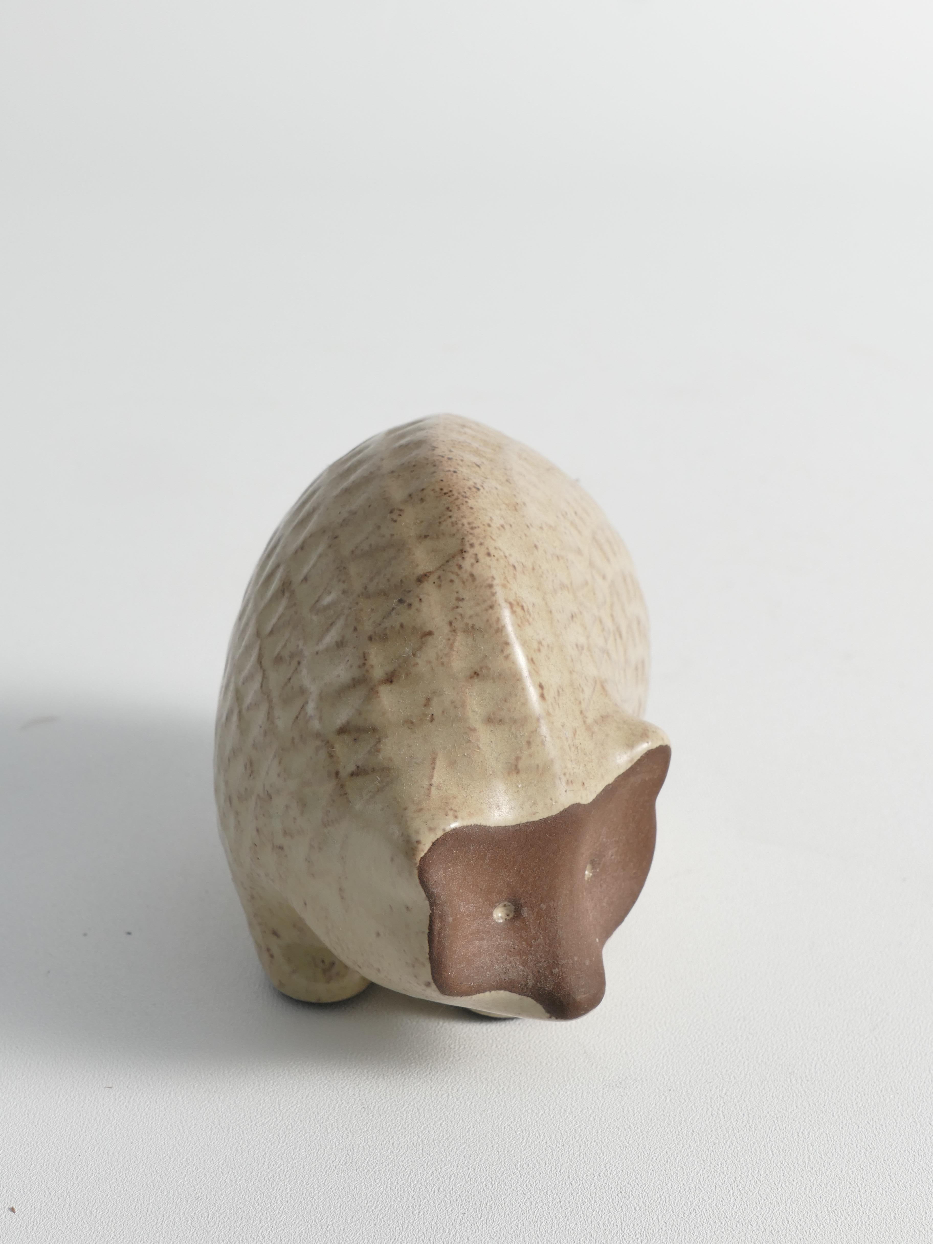 Skandinavischer moderner Hedgehog aus gemustertem Steingut mit Zickzackmuster, 1960er Jahre im Angebot 4