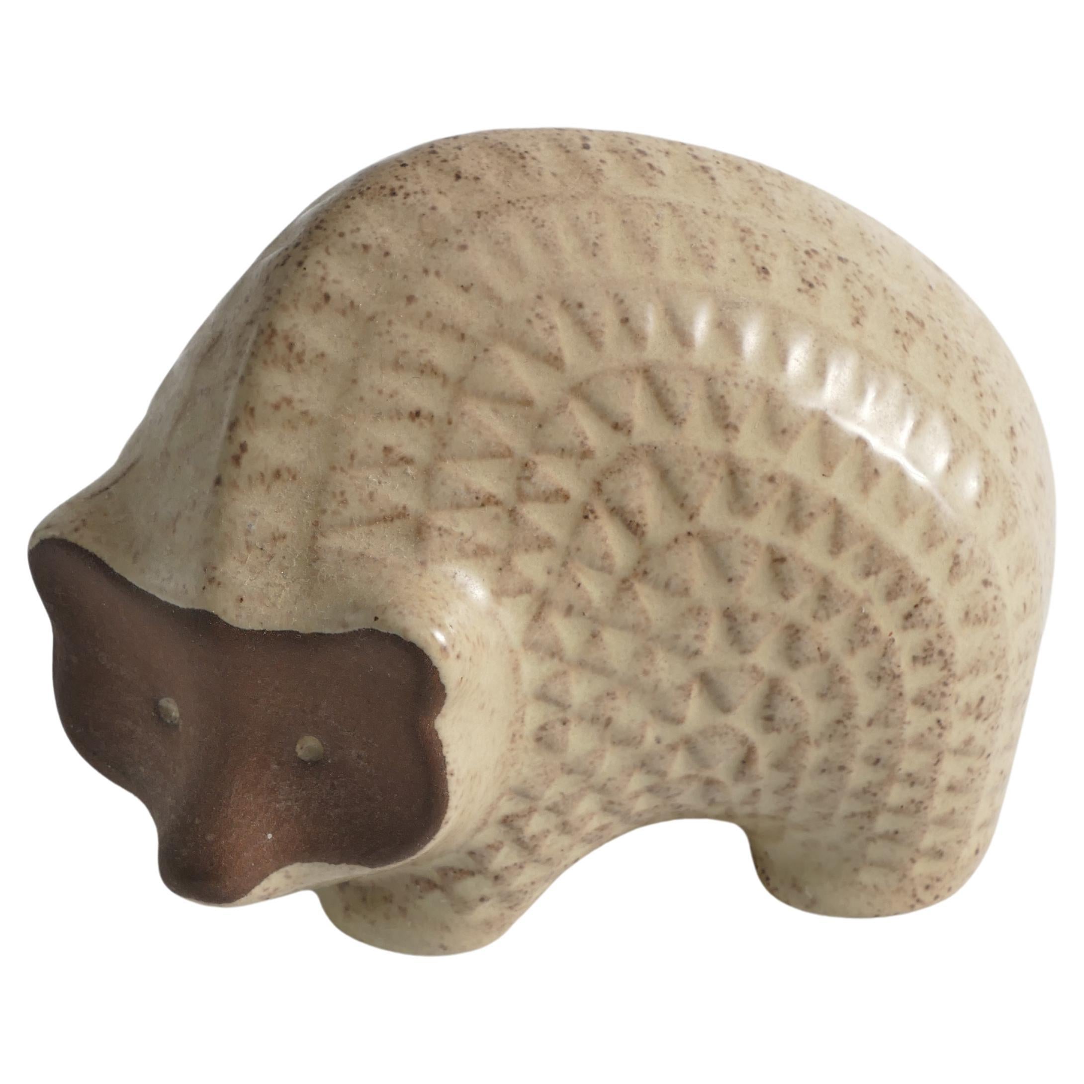 Hedgehog scandinave moderne en faïence à motifs de zigzag, années 1960 en vente