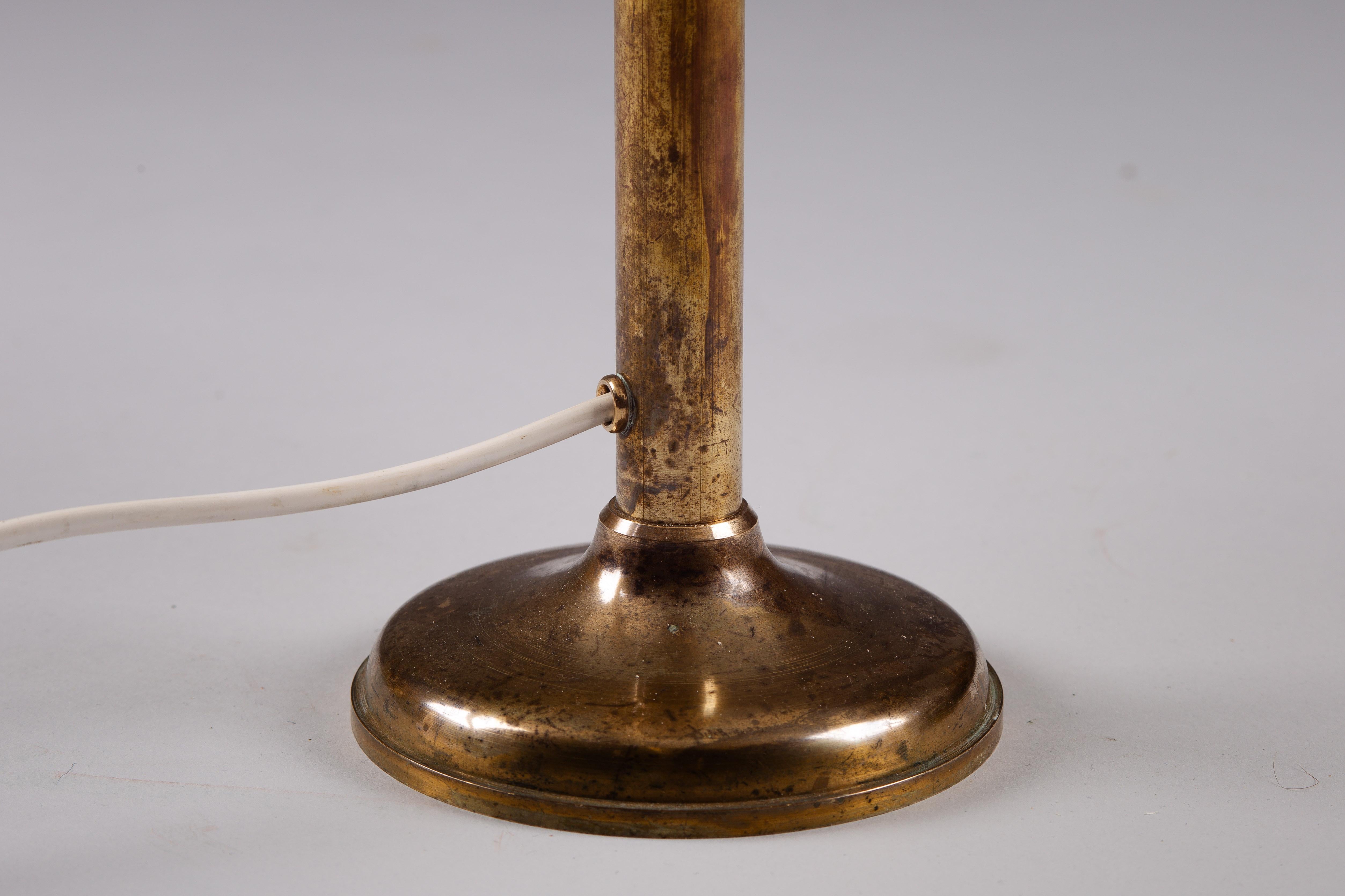 20th Century Scandinavian modernist brass table lamp For Sale