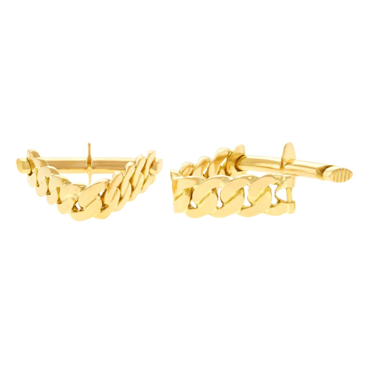 Circa 1959, 18k, Finland. Unique in form, these chain motif cufflinks have an understated verve, perfect for the less is more fashion moment. Dated from 1959, this pair is in excellent condition. 
 
Remark: 