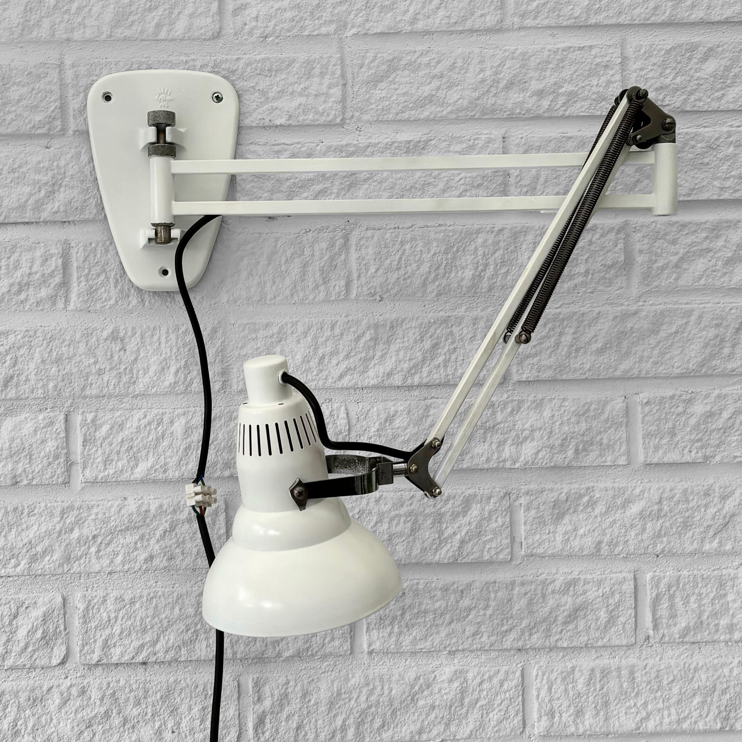 Skandinavische modernistische Industrie-Wandleuchte, Bröderna Malmströms, Schweden, 1950er Jahre (Stahl) im Angebot