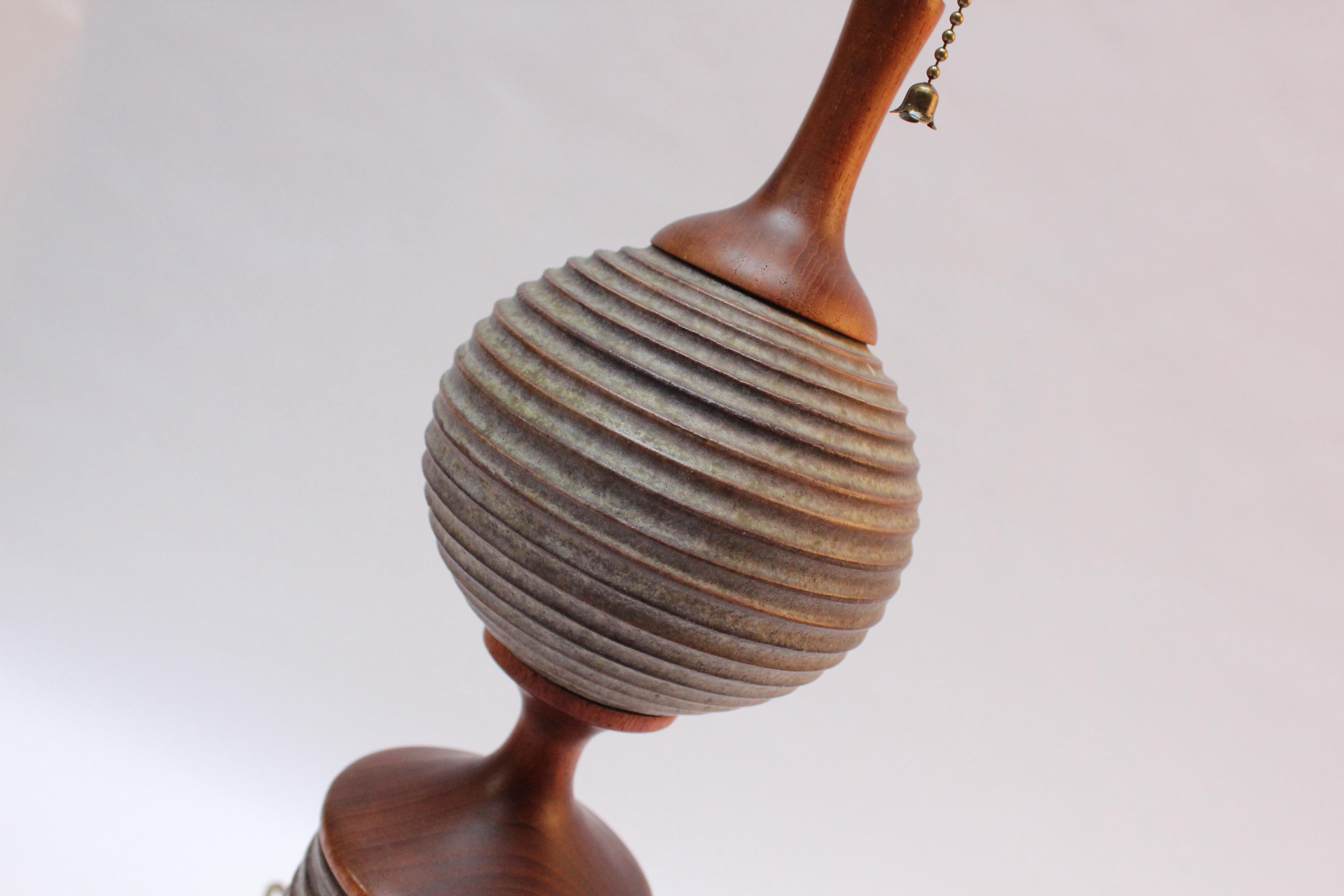Scandinavian Modernist Sculptural Teak and Ceramic Table Lamp For Sale 2