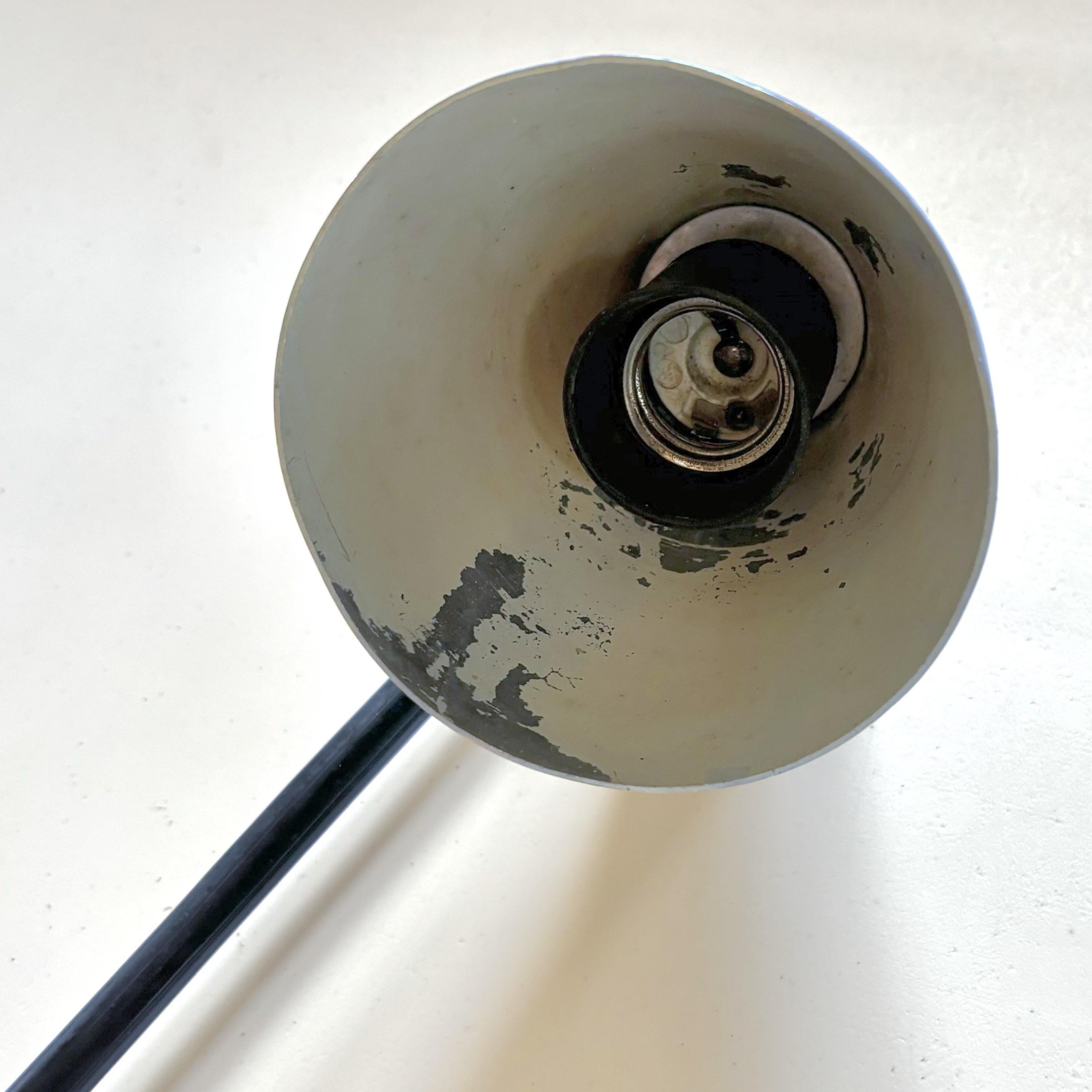 Scandinavian modernist table lamp model FÅ 501, brass and steel, Sweden, 1950s For Sale 4